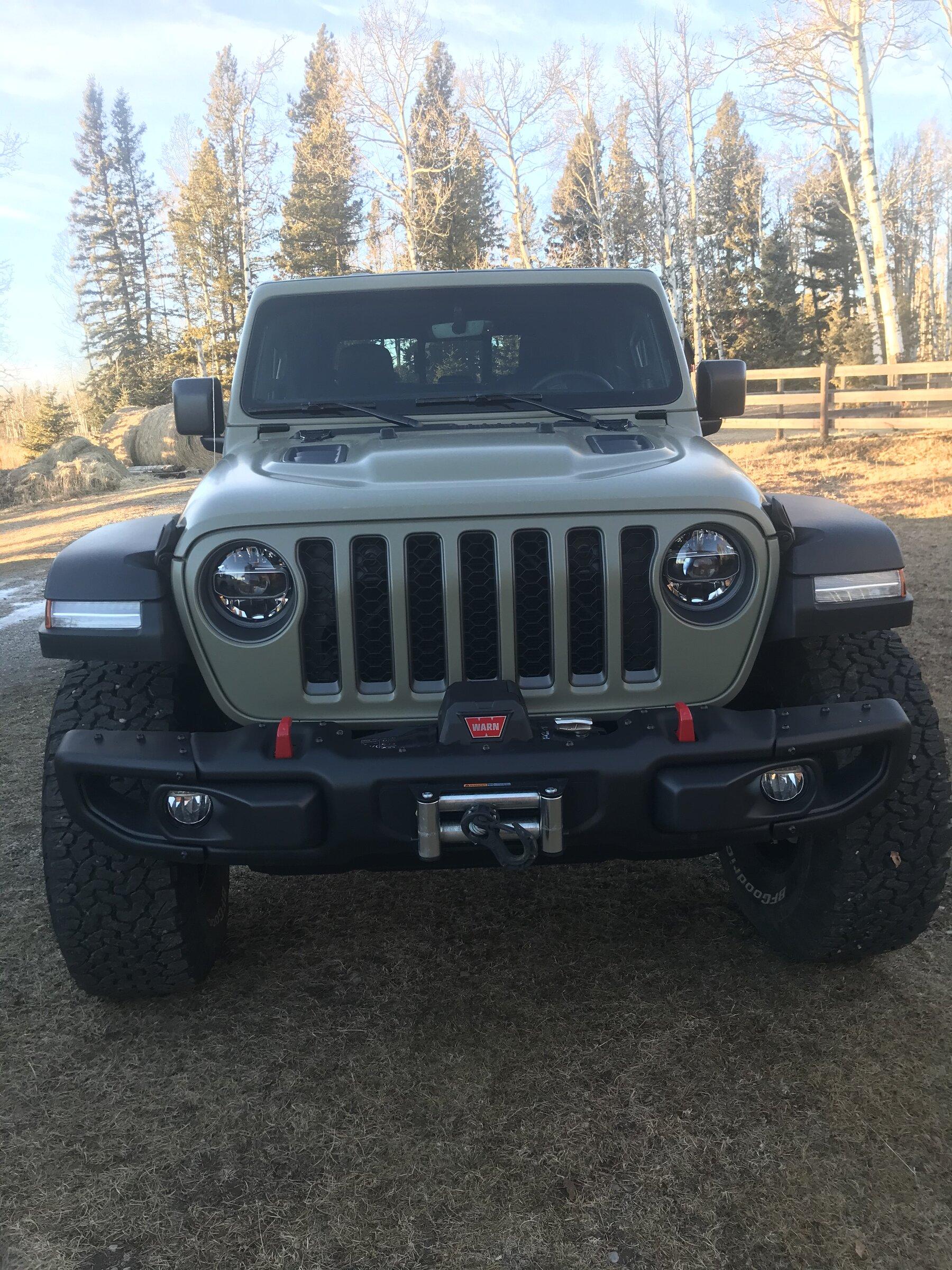 Jeep Gladiator Bumper and winch DC145556-1FBD-471E-8B6C-BEDA70C3ED50