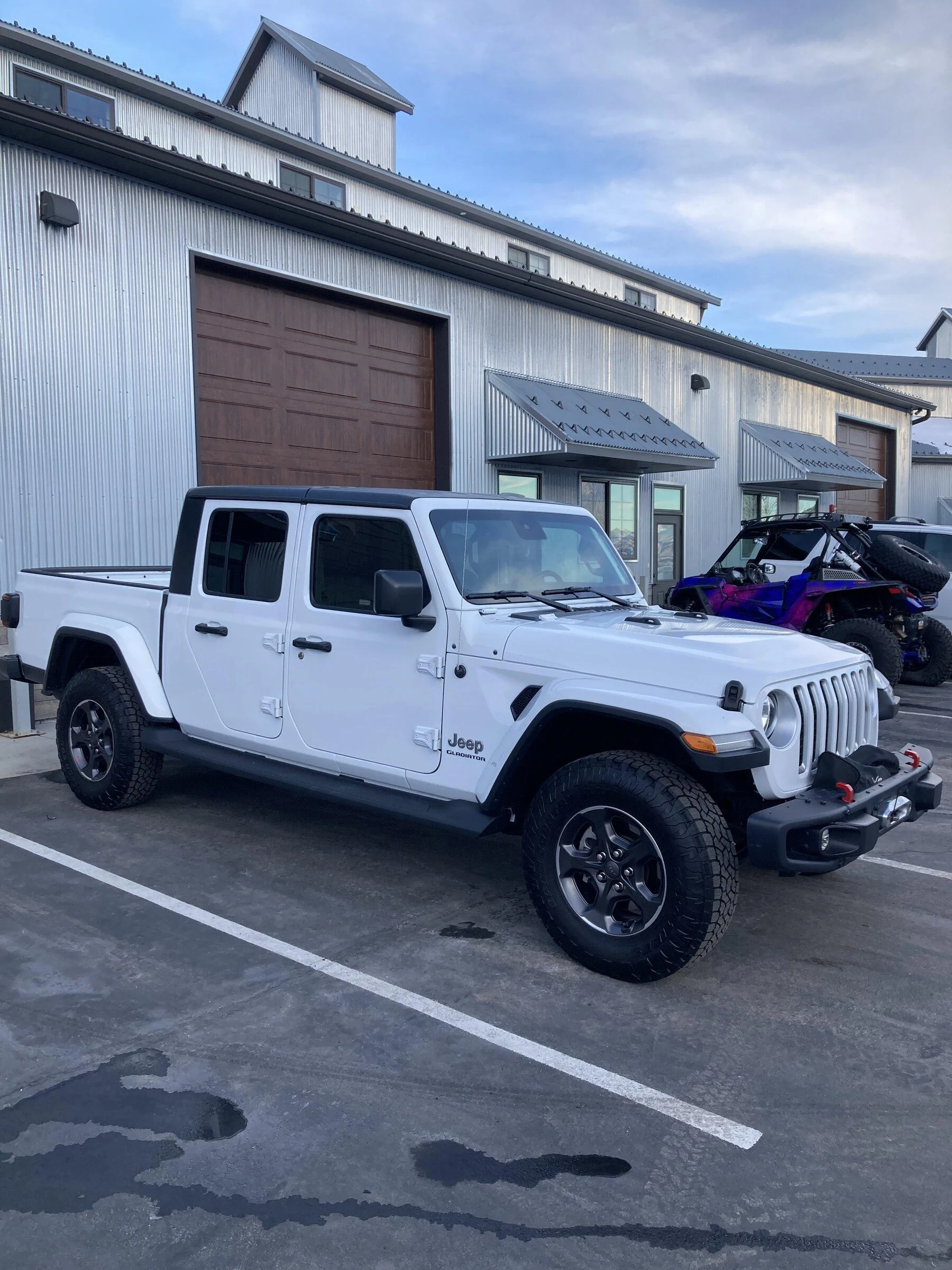 Jeep Gladiator 2021 diesel Overland Gladiator 8FA46508-079E-4364-9758-2935247D0651