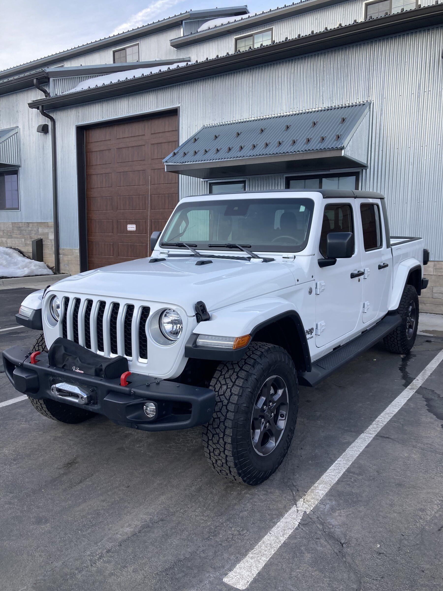 Jeep Gladiator 2021 diesel Overland Gladiator 7D8D87F7-3DF9-4184-A138-7F4D45C063F8