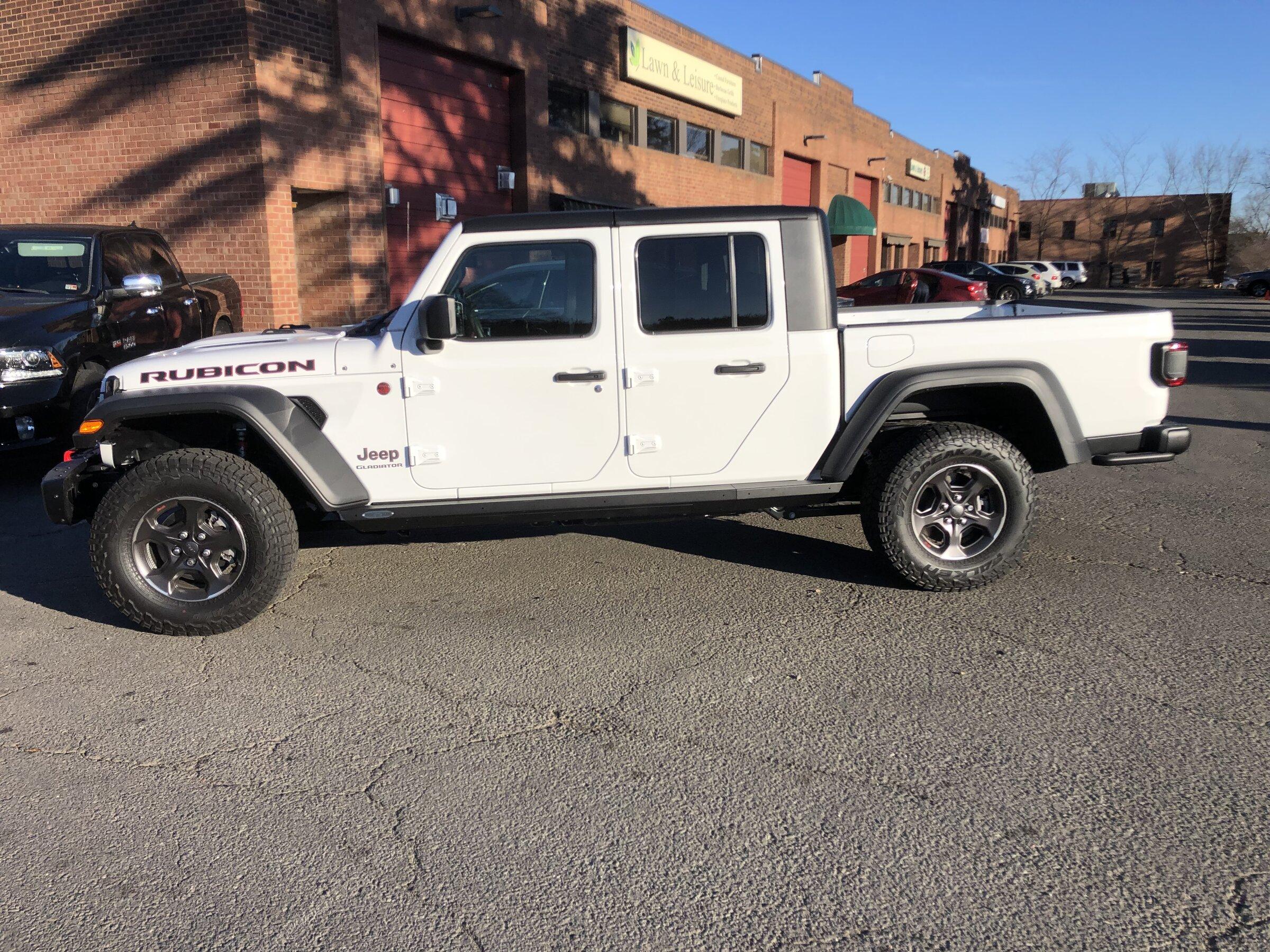 Jeep Gladiator Ashburn VA - JTRD take off wheels & tires with TPMS $1100 OBO 3E37286A-C0F0-4D01-9F92-9CB8C13C6620