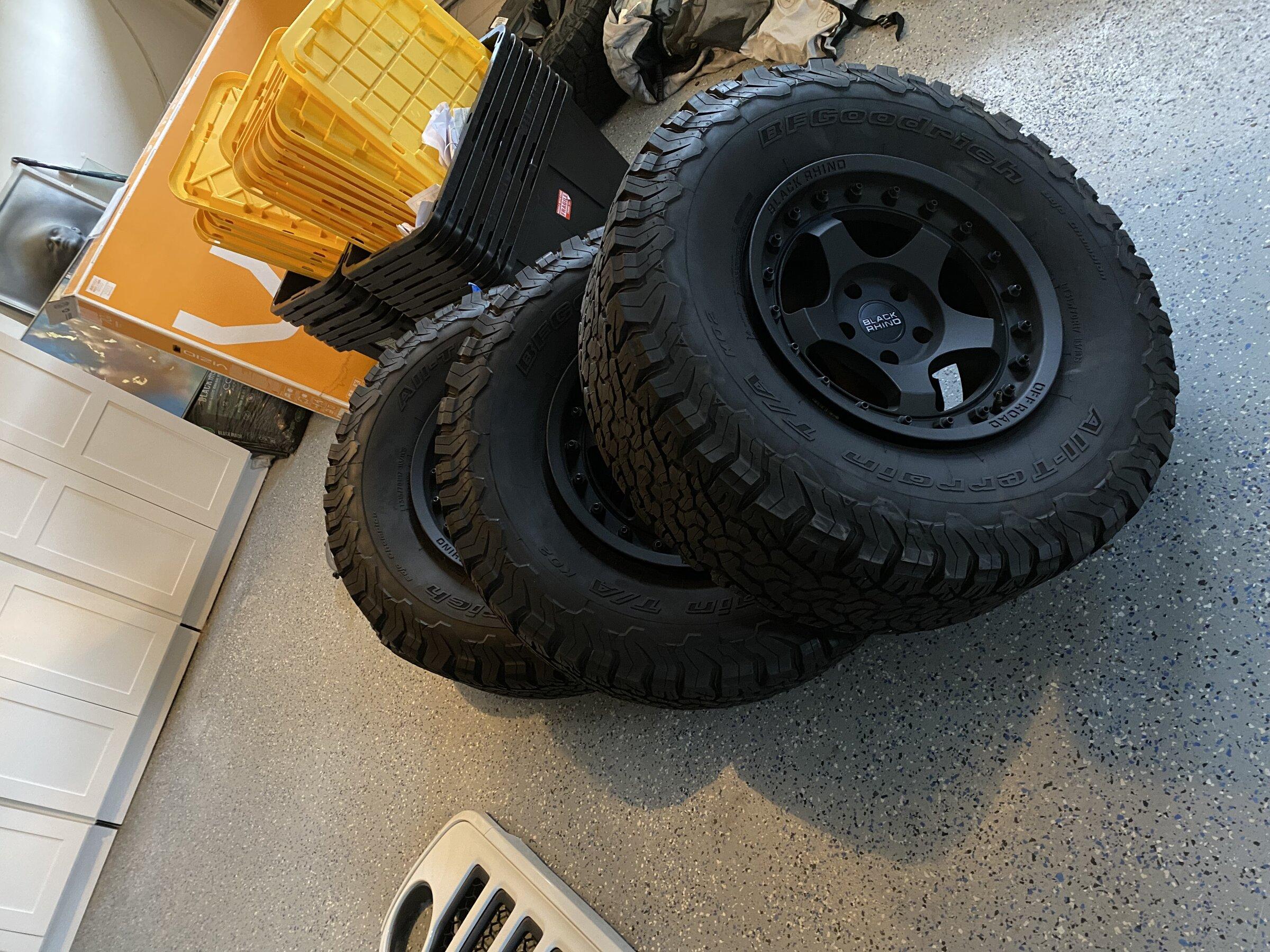 Jeep Gladiator Parting out wheels tires rubicon parts 6E7CBD28-87CA-4792-A4E1-1282F9045547