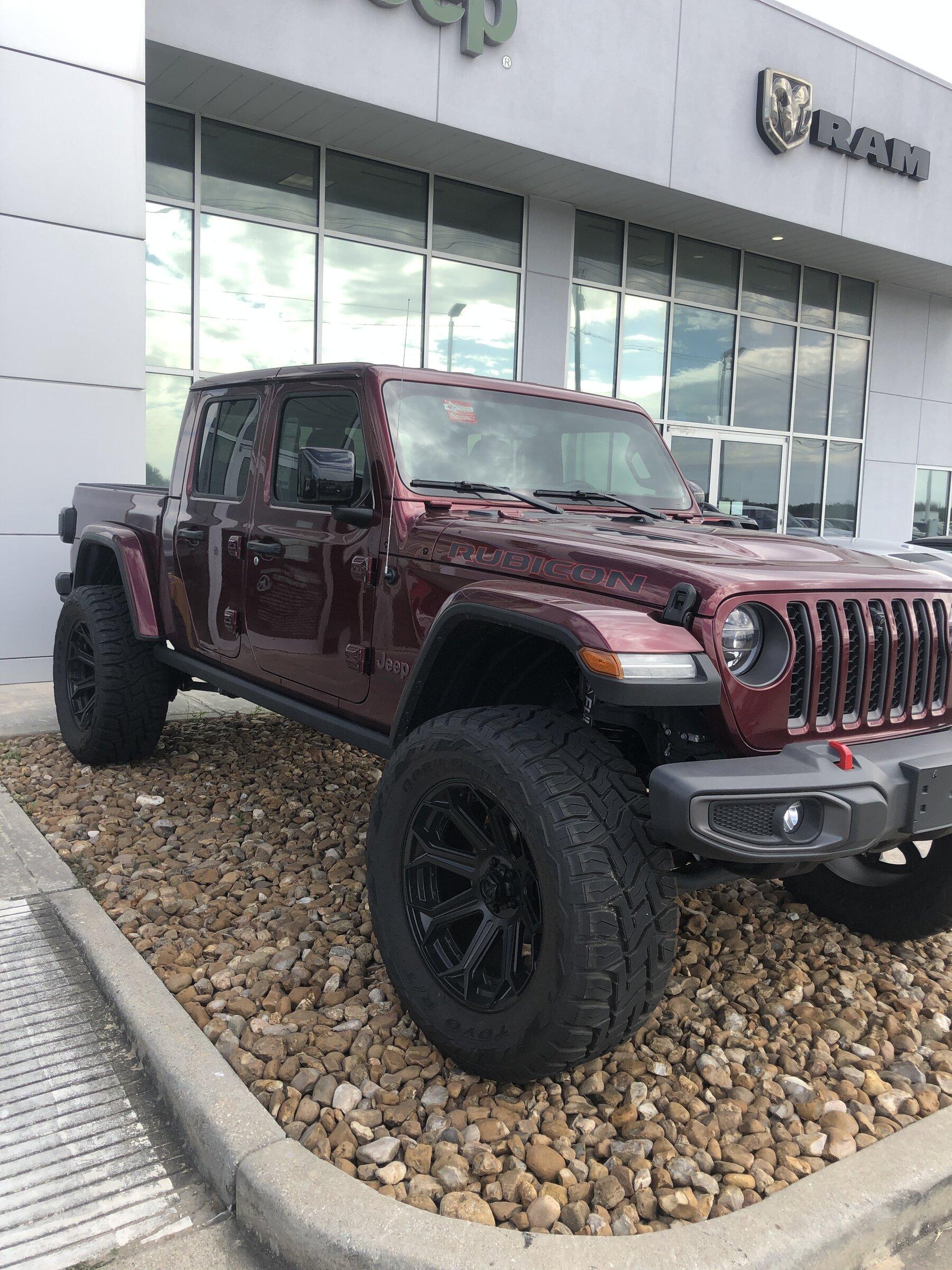 Jeep Gladiator Dealership said NO to recalibrating to 37s? How is it typically done? image