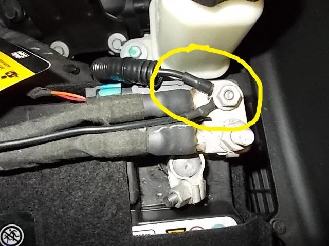 Jeep Gladiator Factory Ground vs Negative Battery Terminal DSCN3880