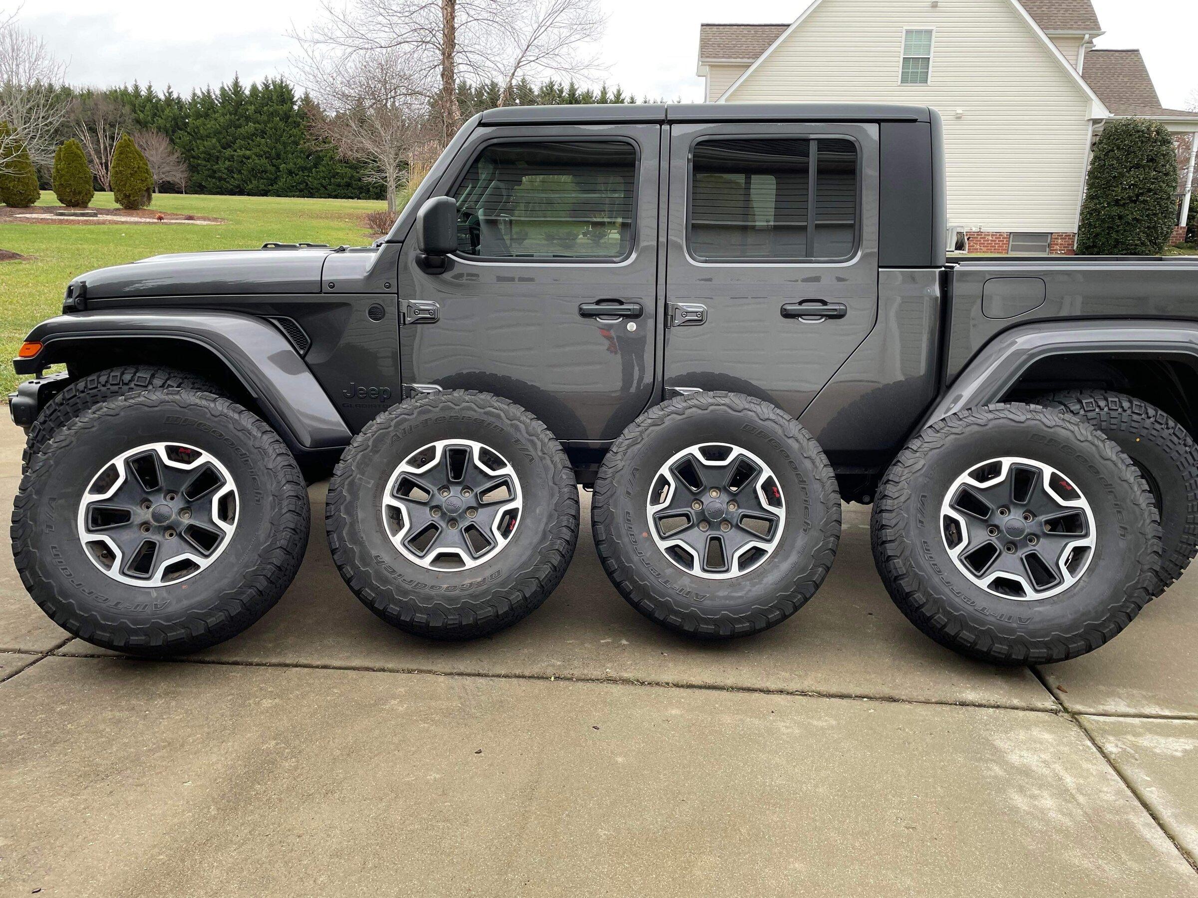 Jeep Gladiator Rubicon Wheels with 35” BF Goodrichs 64FC857F-A3BA-467B-BEFA-A9B826B95514