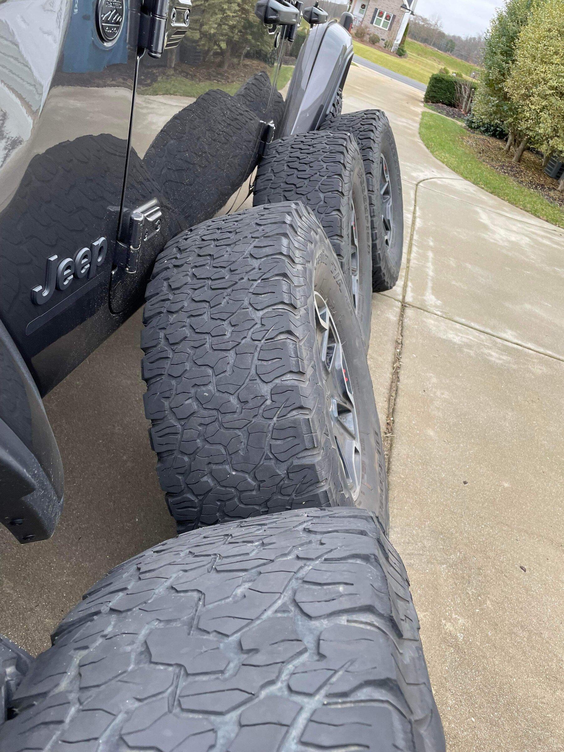 Jeep Gladiator Rubicon Wheels with 35” BF Goodrichs 53E25631-1719-437B-88B7-B2D6959E0160