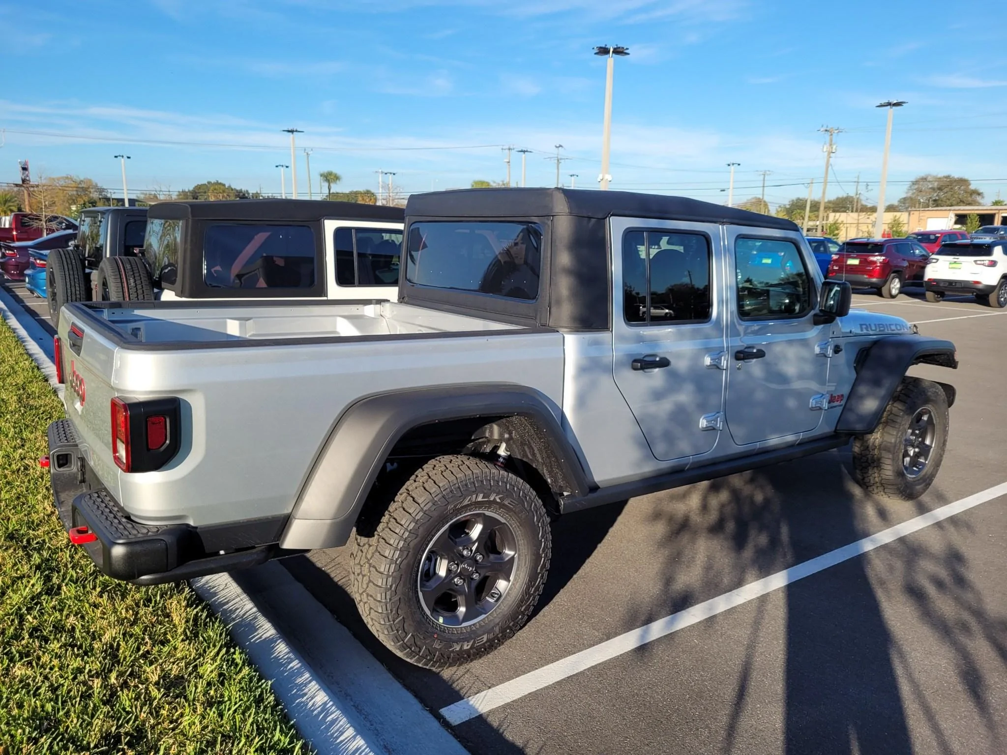 Jeep Gladiator SILVER ZYNITH Gladiator JT Club C80DB173-03B4-4935-A617-70517421B8FF