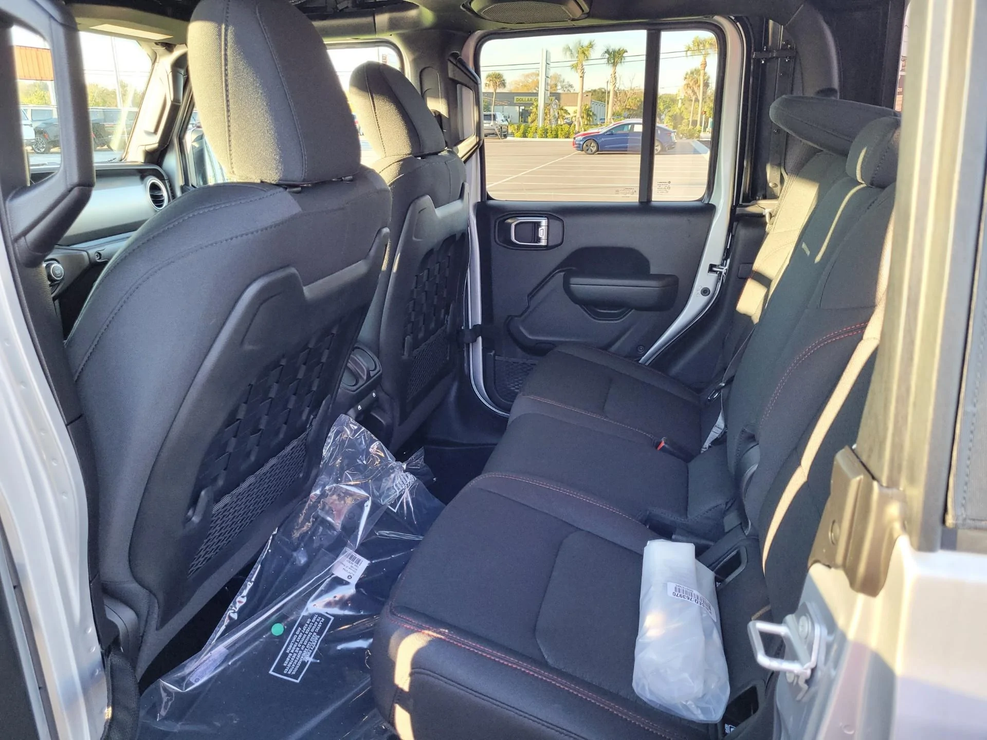 Jeep Gladiator SILVER ZYNITH Gladiator JT Club E907943C-5C05-4A99-A285-37D598B66B47