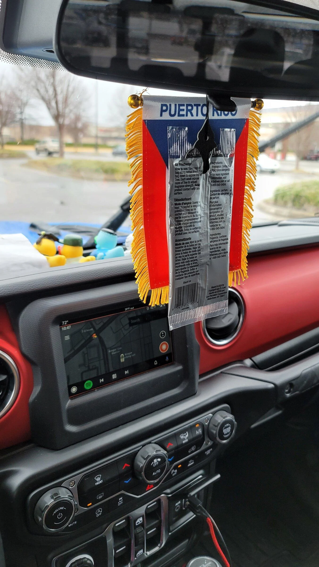Jeep Gladiator What's hanging on your rearview mirror. 20220116_104748