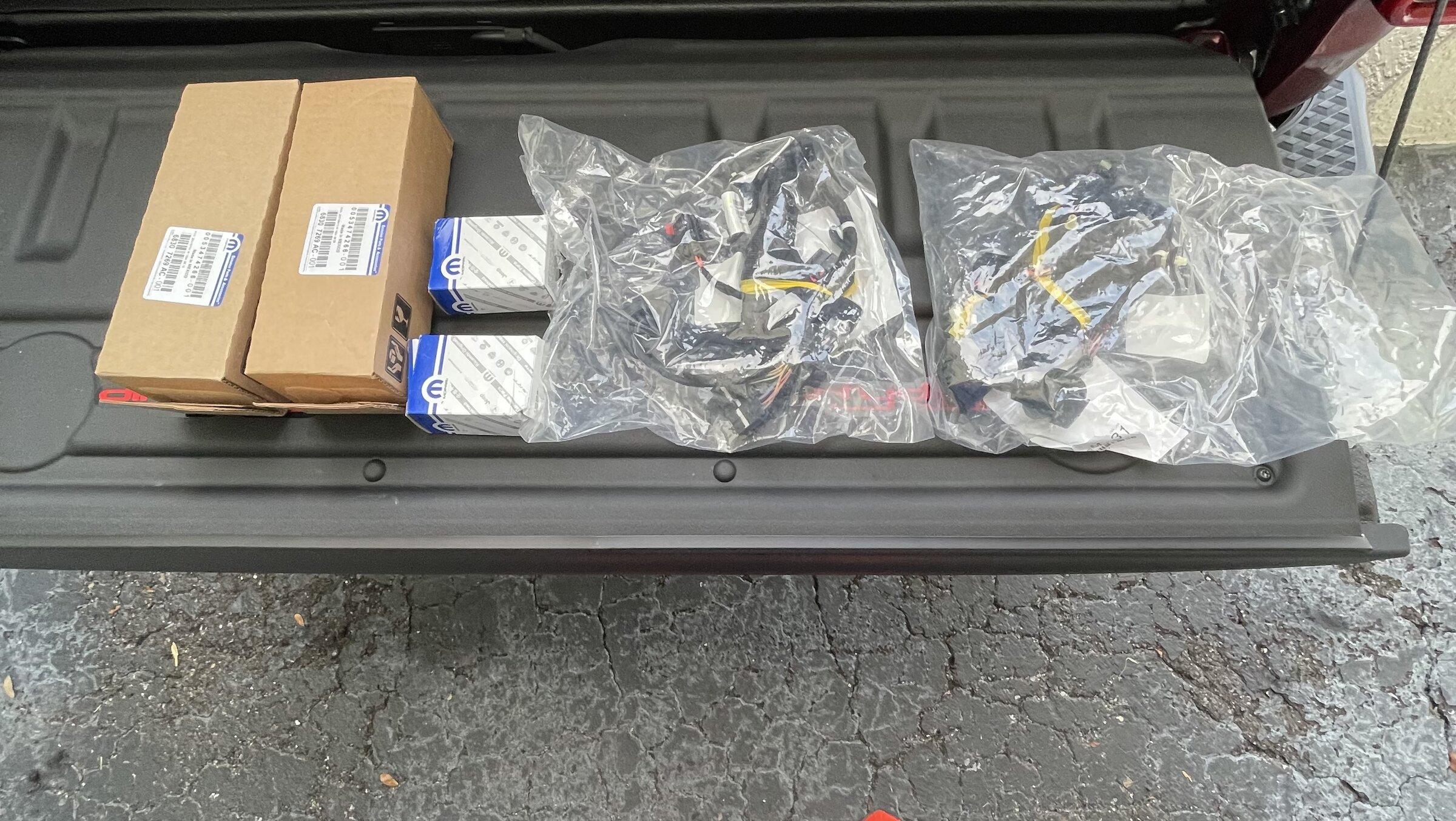 Jeep Gladiator 2021 OEM Parts For Sale 26B1ED6D-A812-4479-AA24-7CE84C7AA3F7
