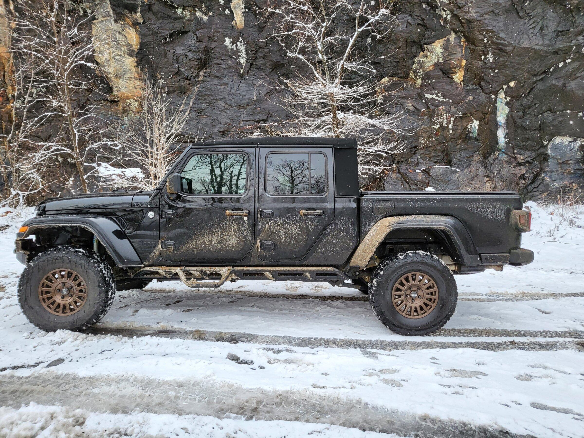 Jeep Gladiator Aonarch's 2021 Sport S Max Tow C54C1D87-E9C4-4ECF-A07E-CFE84935DE37