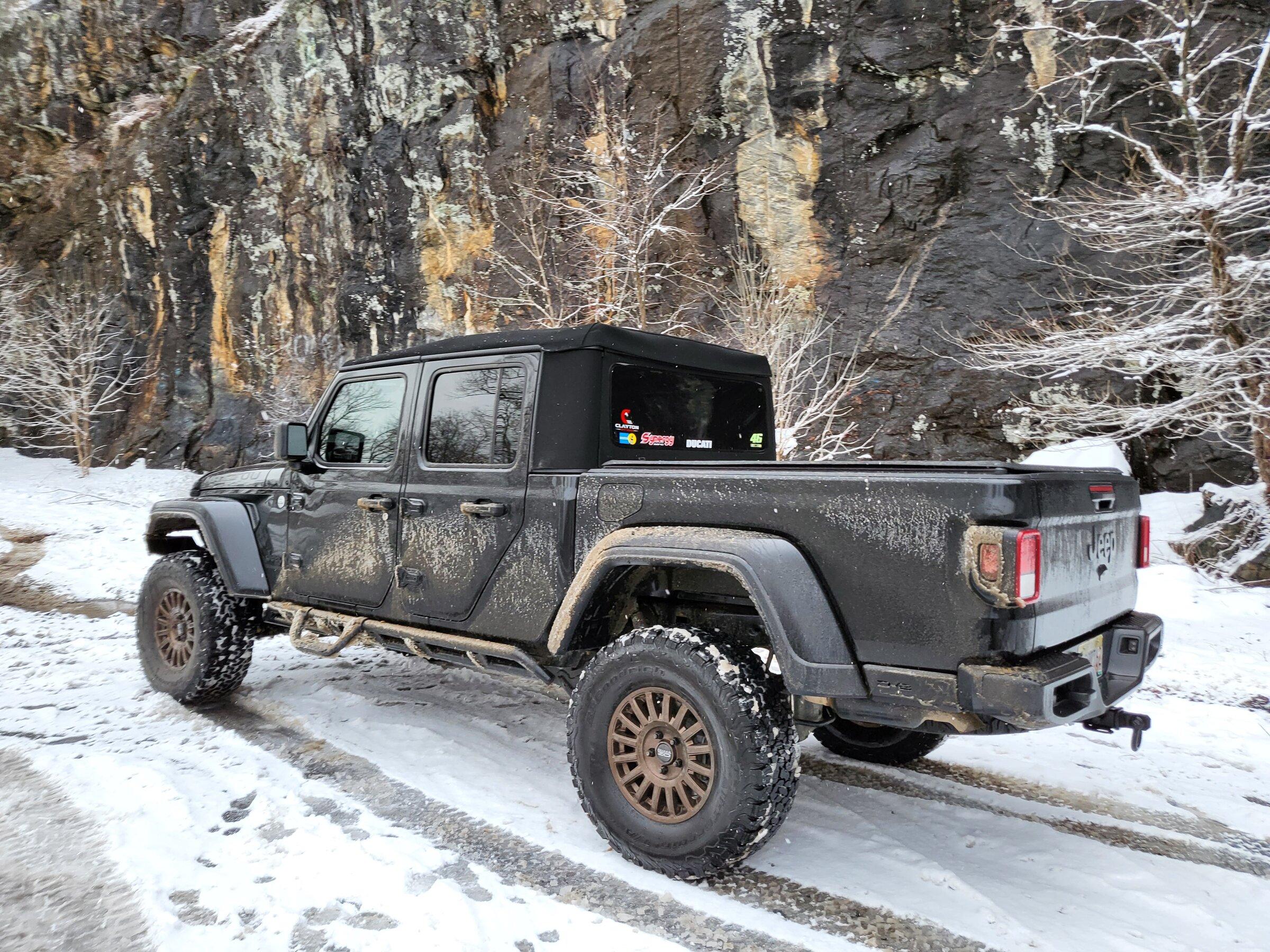 Jeep Gladiator Aonarch's 2021 Sport S Max Tow EFE5445E-7610-4BB5-8440-7B3E4A4F2215