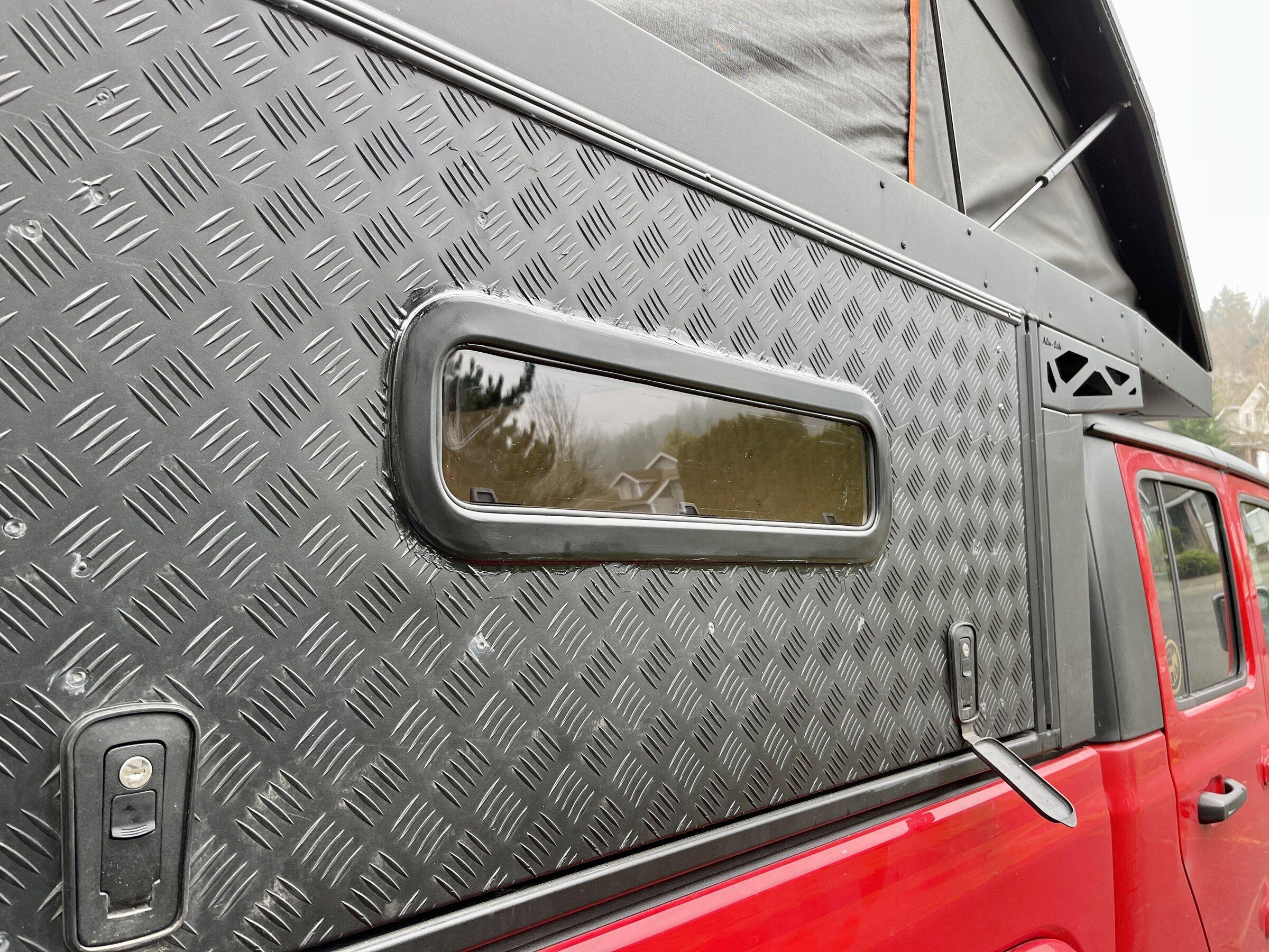 Jeep Gladiator Alu-Cab Canopy Camper IMG_7048.JPG
