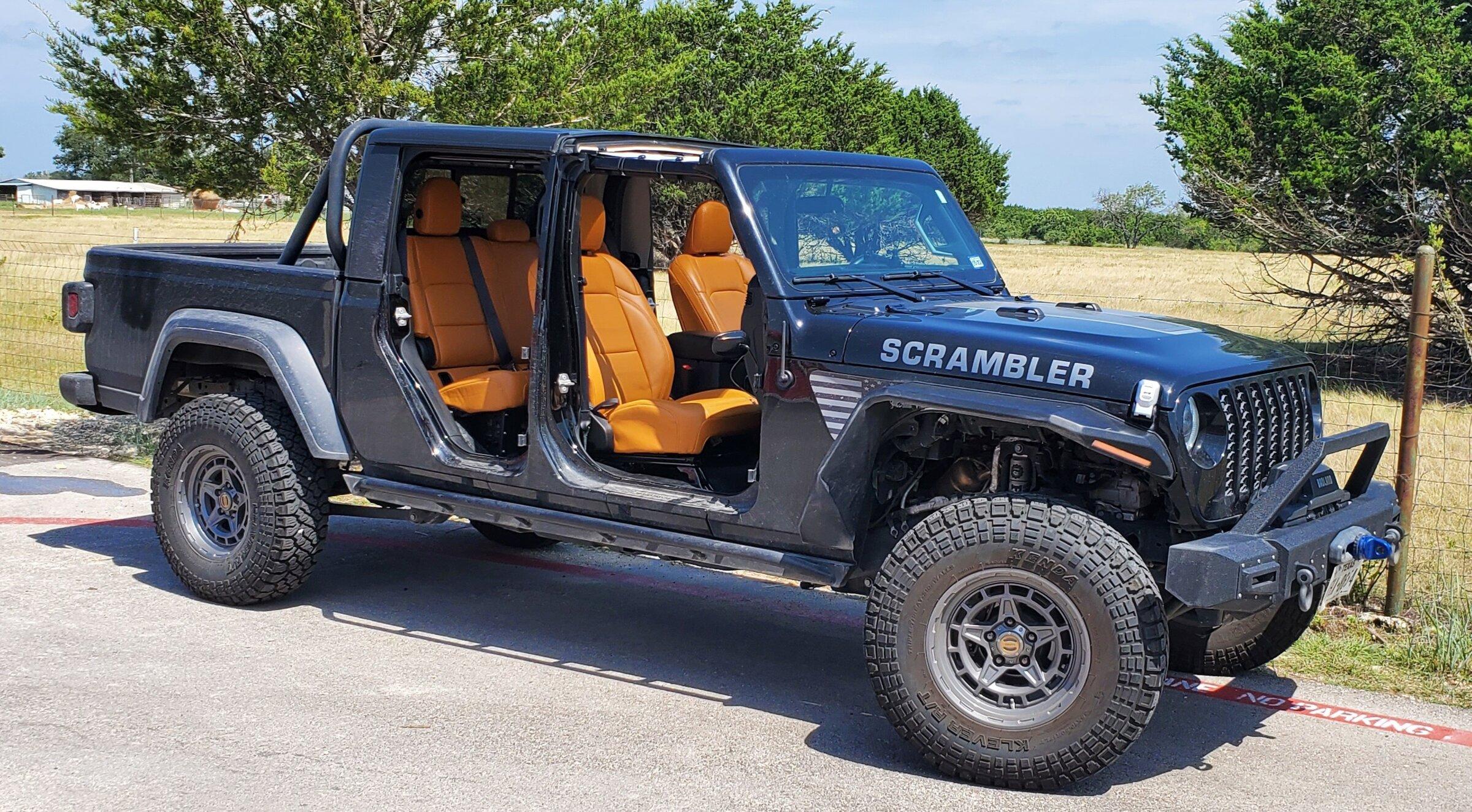 Jeep Gladiator BLACK Gladiator JT Club 20210819_120304