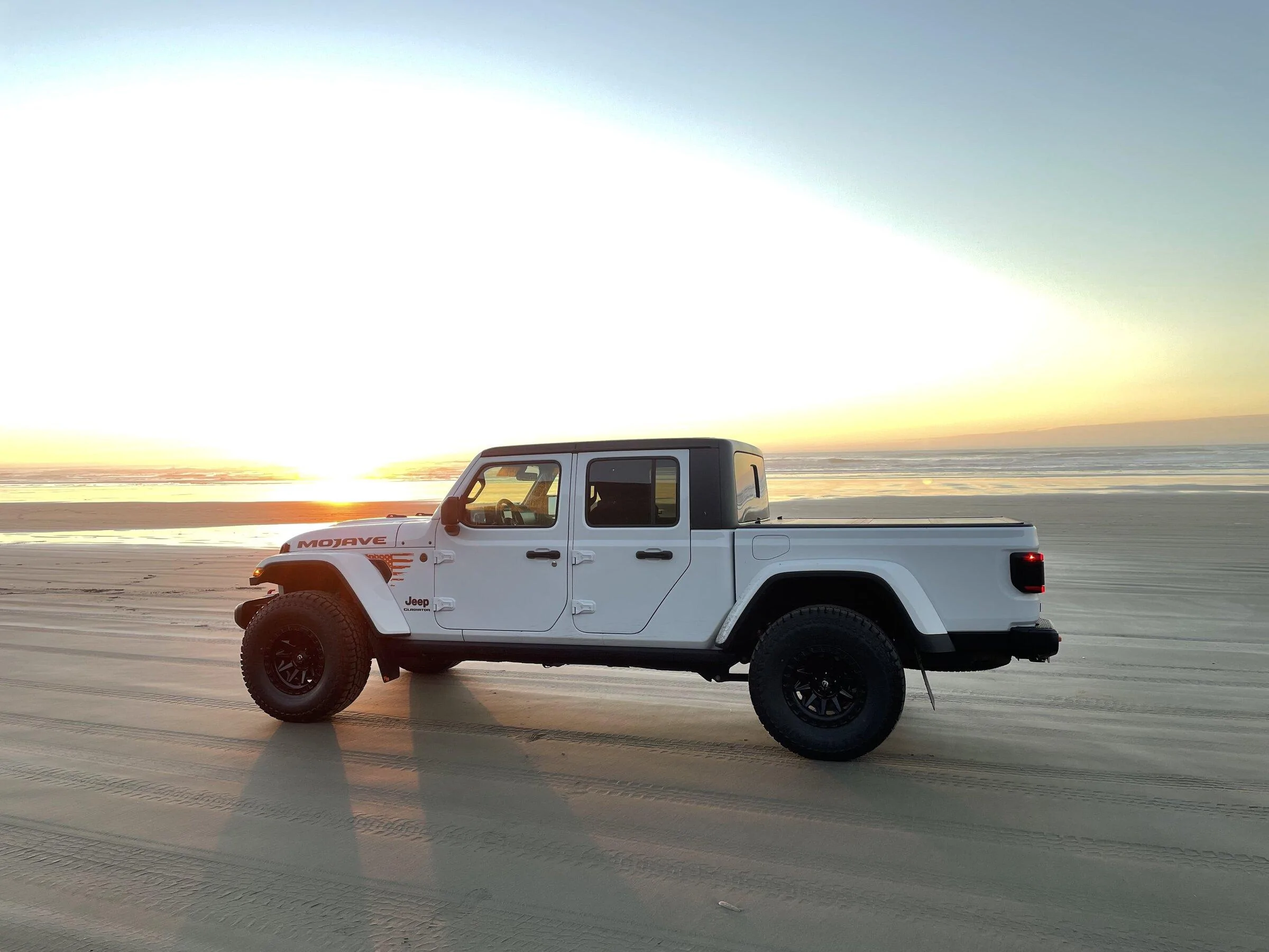 Jeep Gladiator Gladiator Glamour Shots F8A4D0EA-1BD1-4D0D-BE80-E4F087F672D1