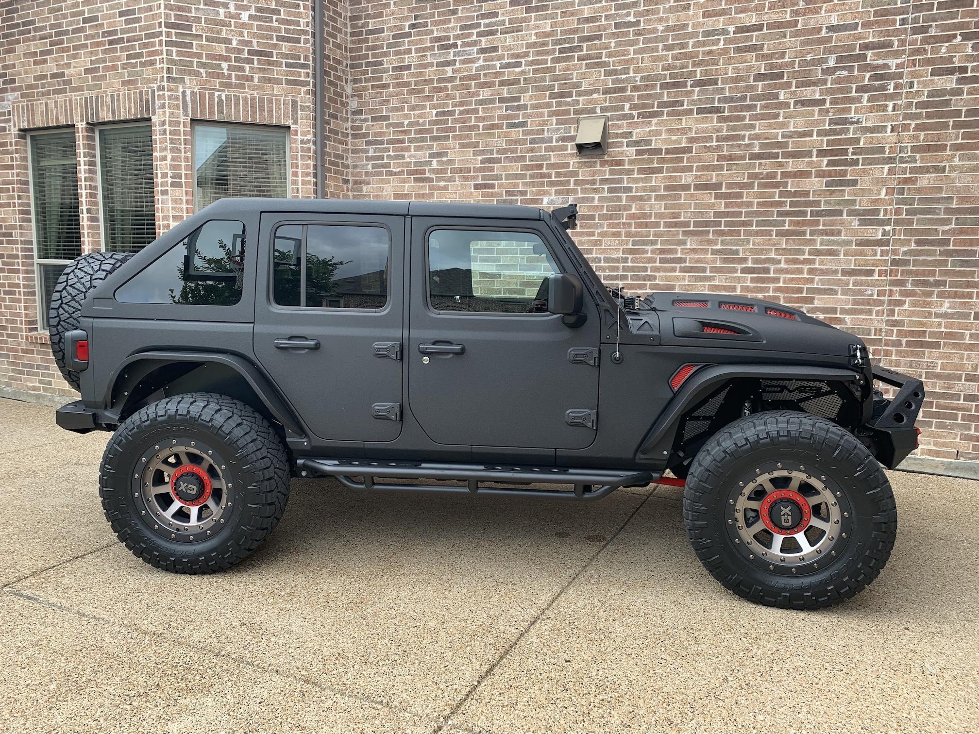 Jeep Gladiator Which look better? Honest opinions cover-image