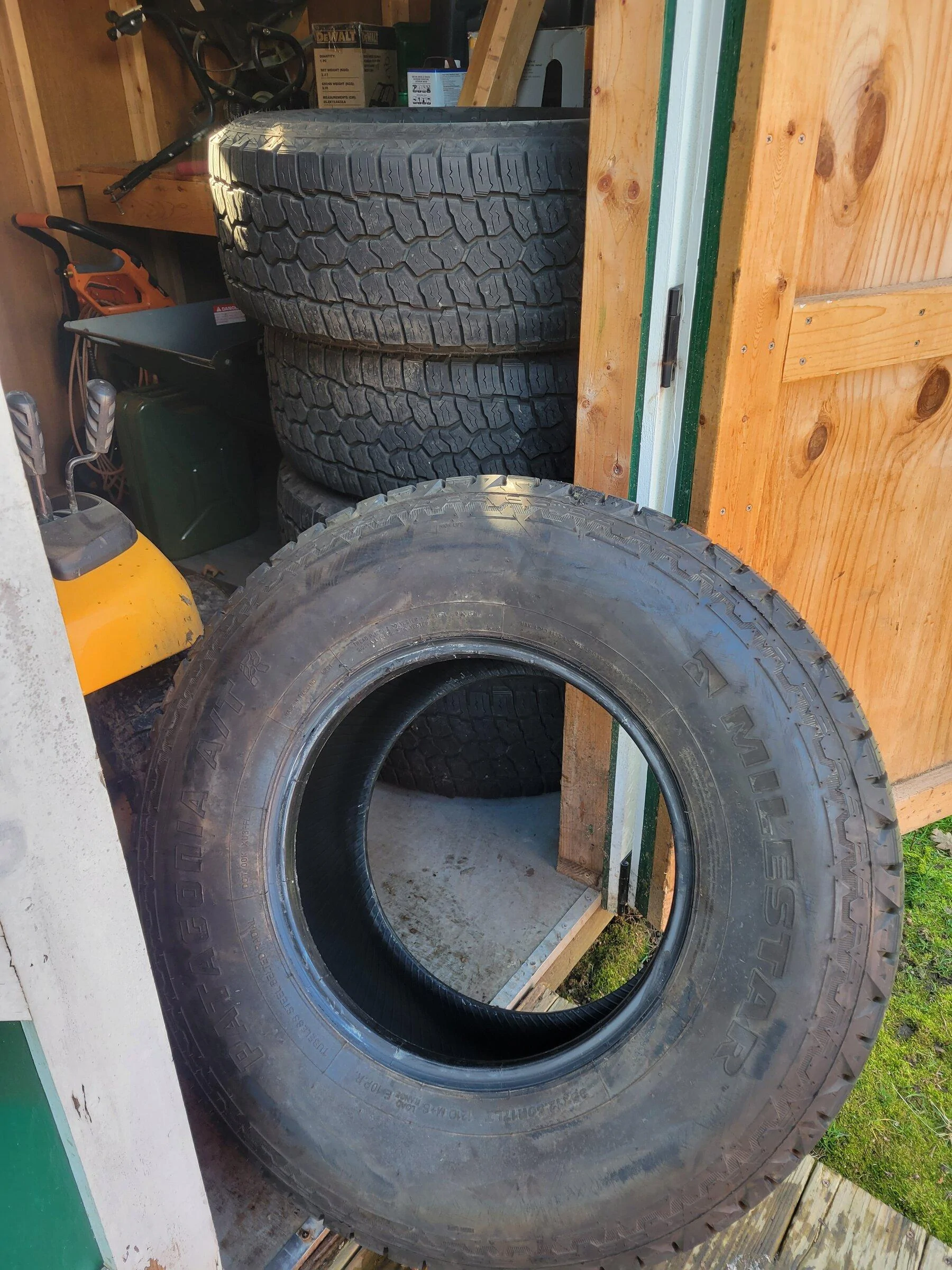 Jeep Gladiator Milestar Patagonia A/T 35x12.50x17 5ea - $200 20220114_124608