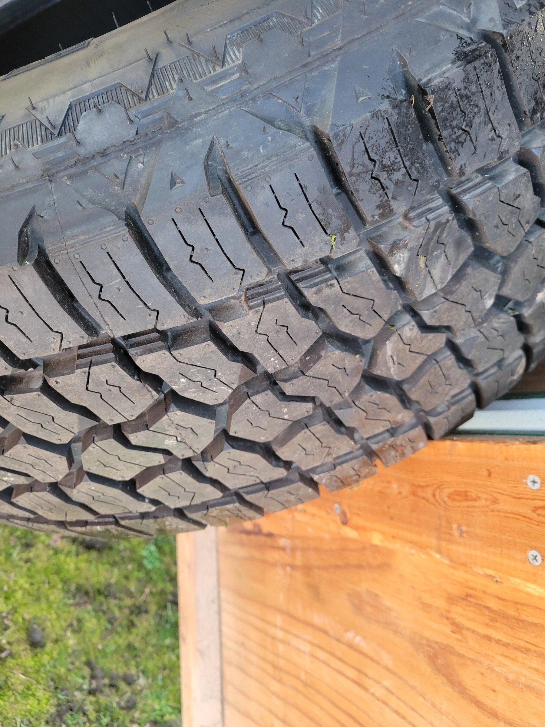 Jeep Gladiator Milestar Patagonia A/T 35x12.50x17 5ea - $200 20220114_124614