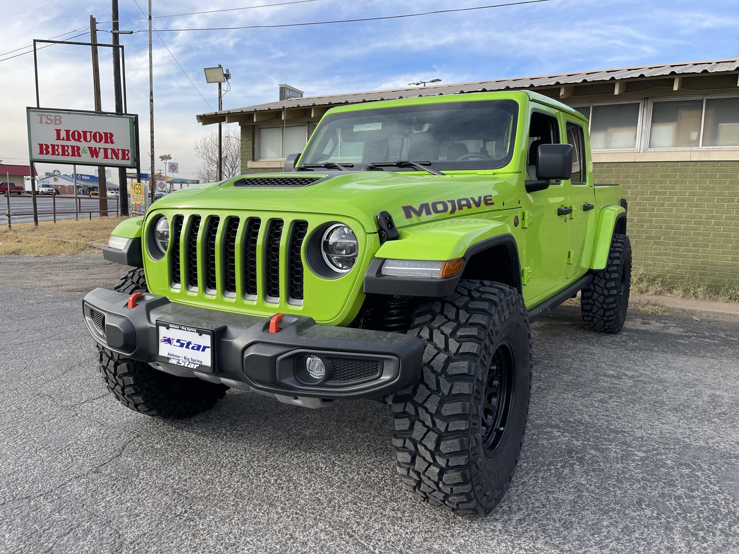 Jeep Gladiator Stock Mojave w/ 37s Thread D6E1A0A6-D57C-4656-AEA2-66C41C838AA9