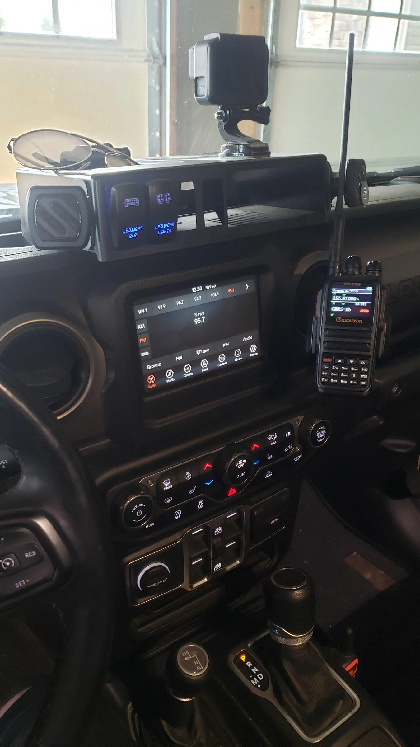 Jeep Gladiator Cell phone holder? 20220105_125058