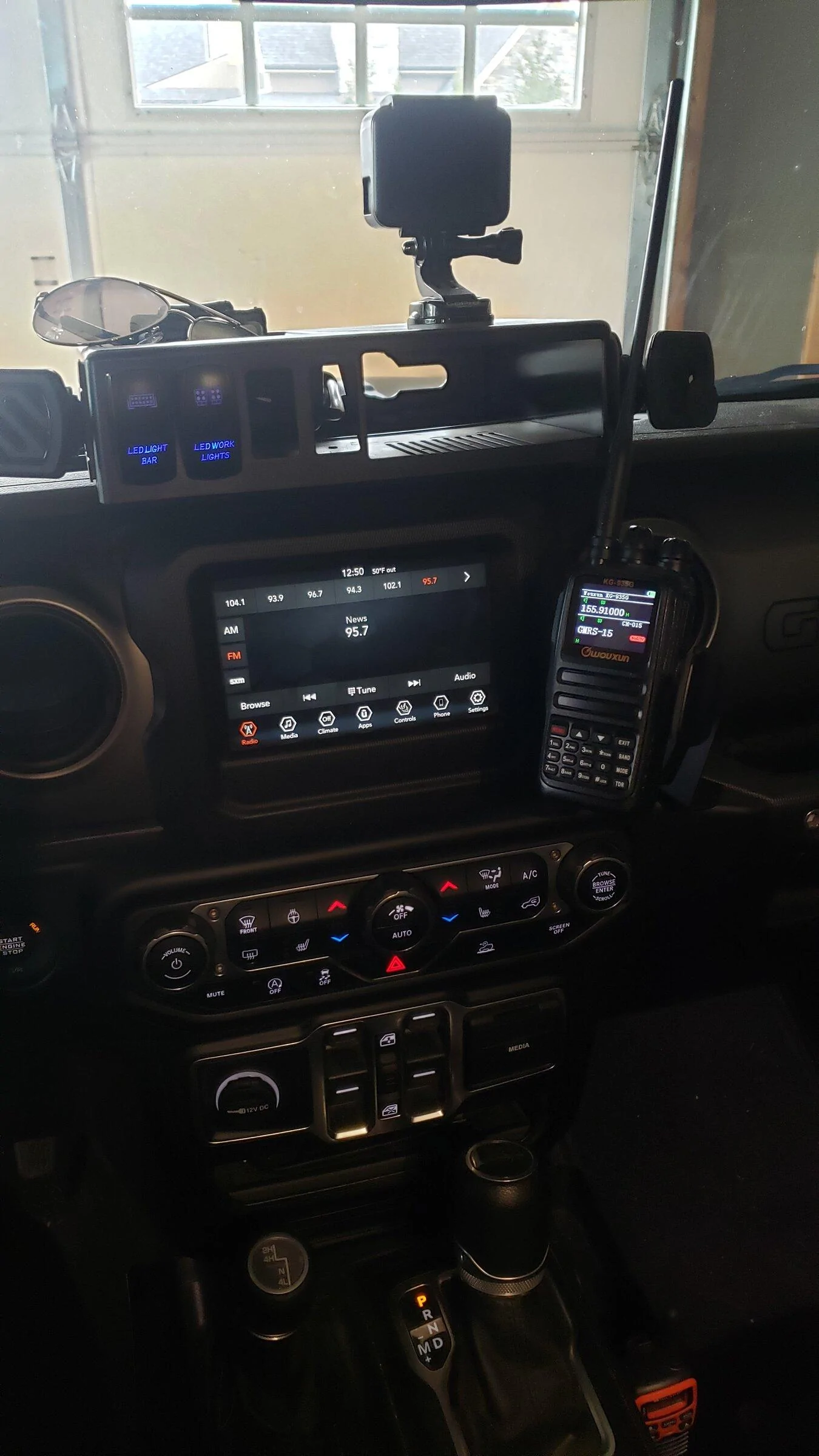 Jeep Gladiator Cell phone holder? 20220105_125052