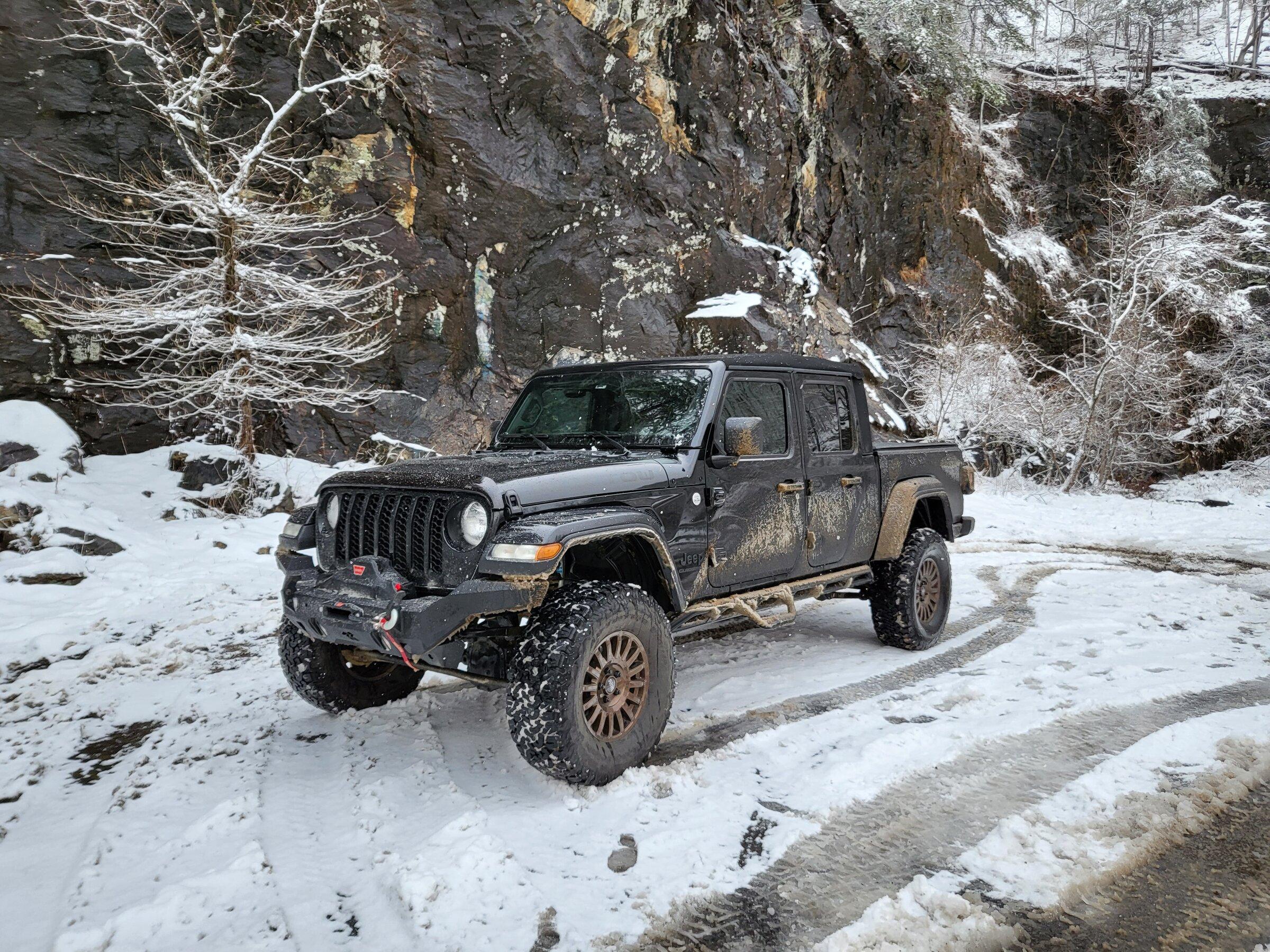 Jeep Gladiator Let's see those winter wheeling shots! ? 20220116_160244