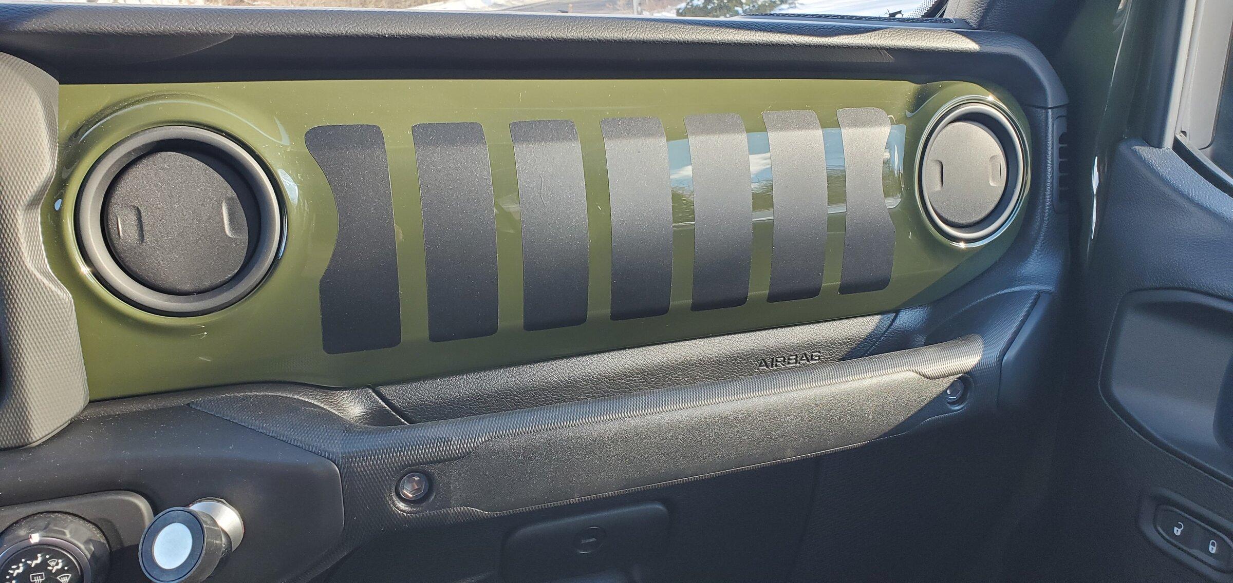 Jeep Gladiator Removal and Repaint Factory Body Color JL/JT On Dash Panels 20220118_125334