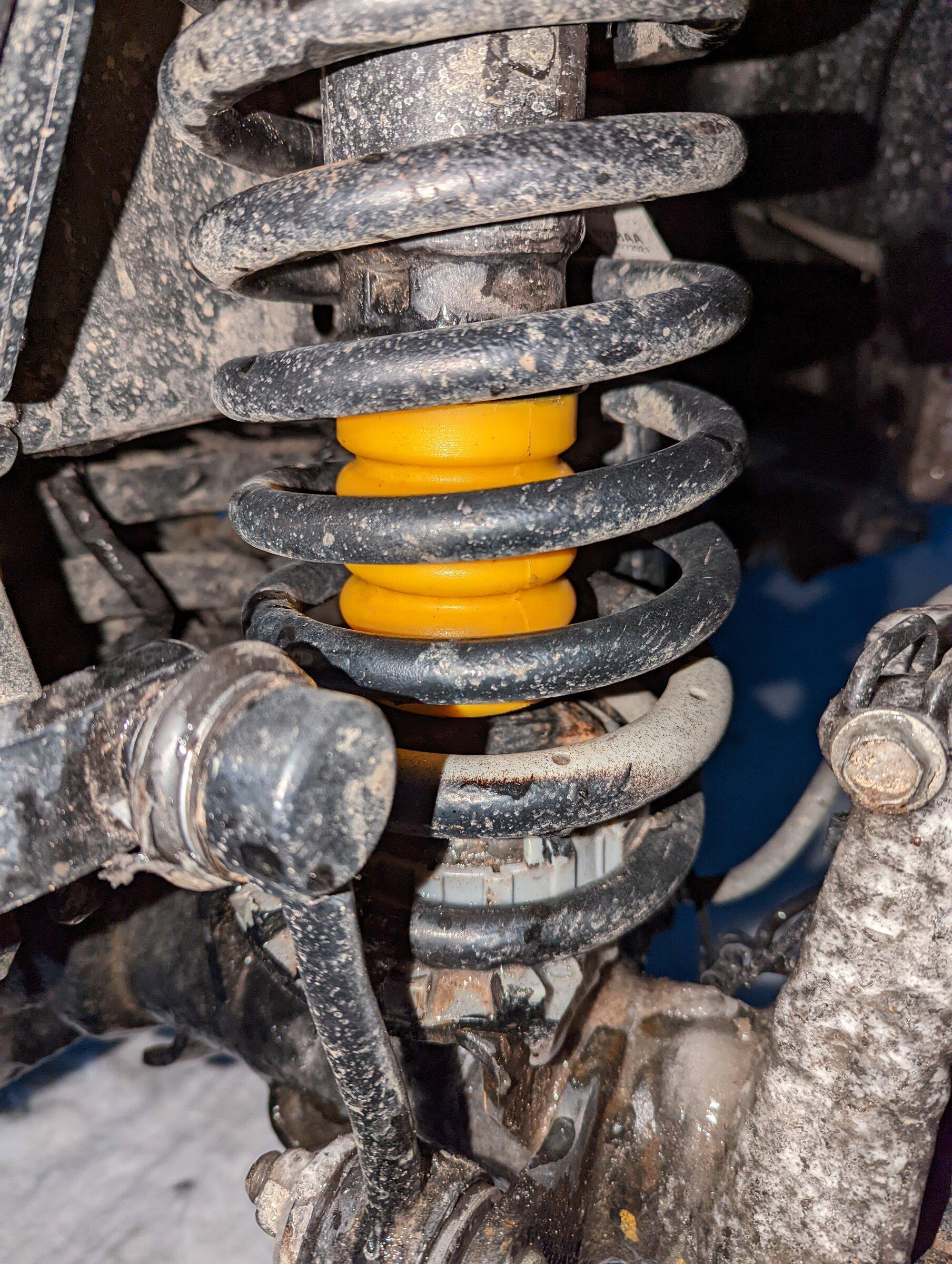 Jeep Gladiator Eco diesel Suspension bottoming out on normal roads PXL_20220118_221956902