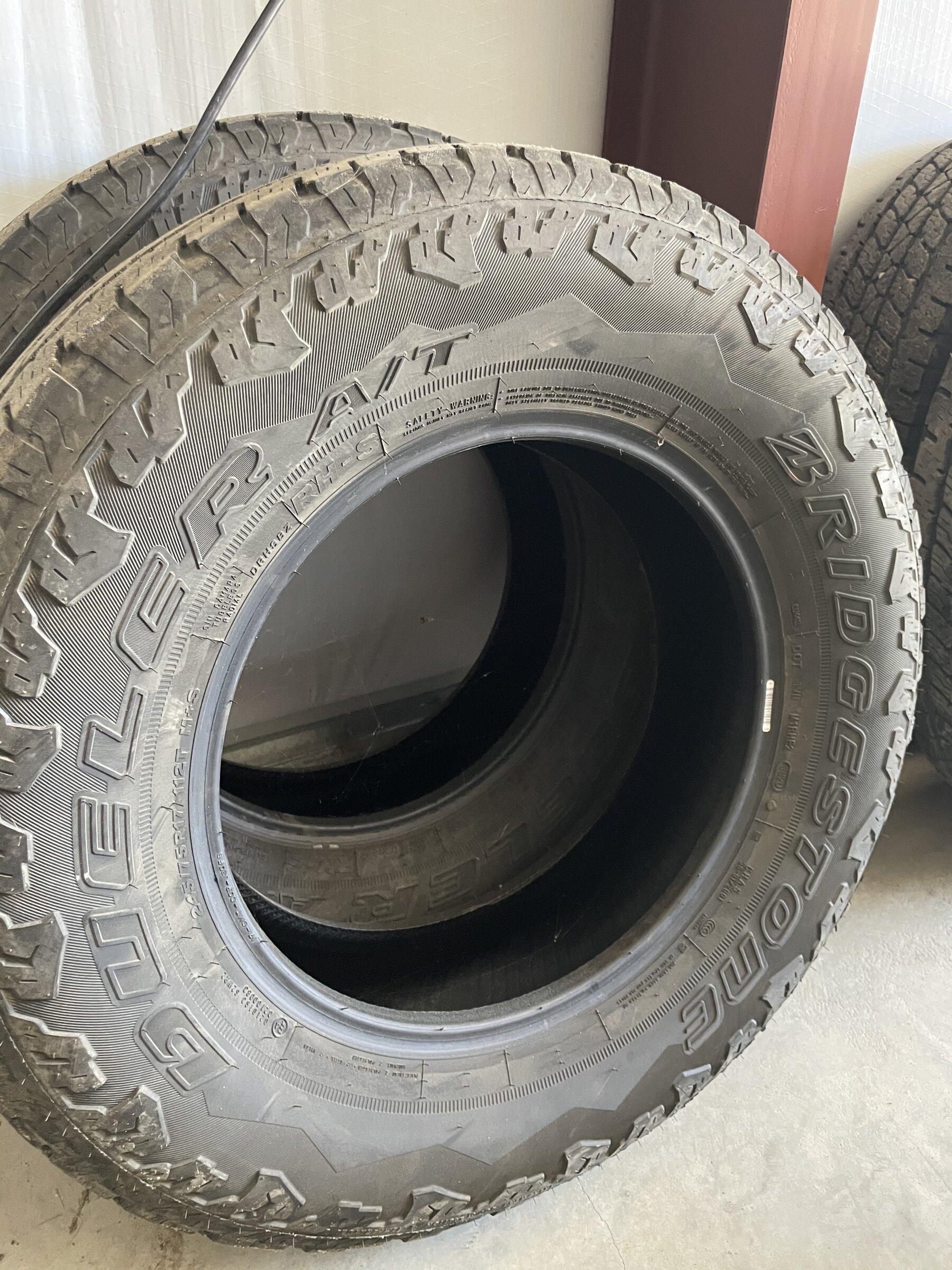Jeep Gladiator Factory tires for sale 37F92258-B964-4550-B70E-22CC82768FF6