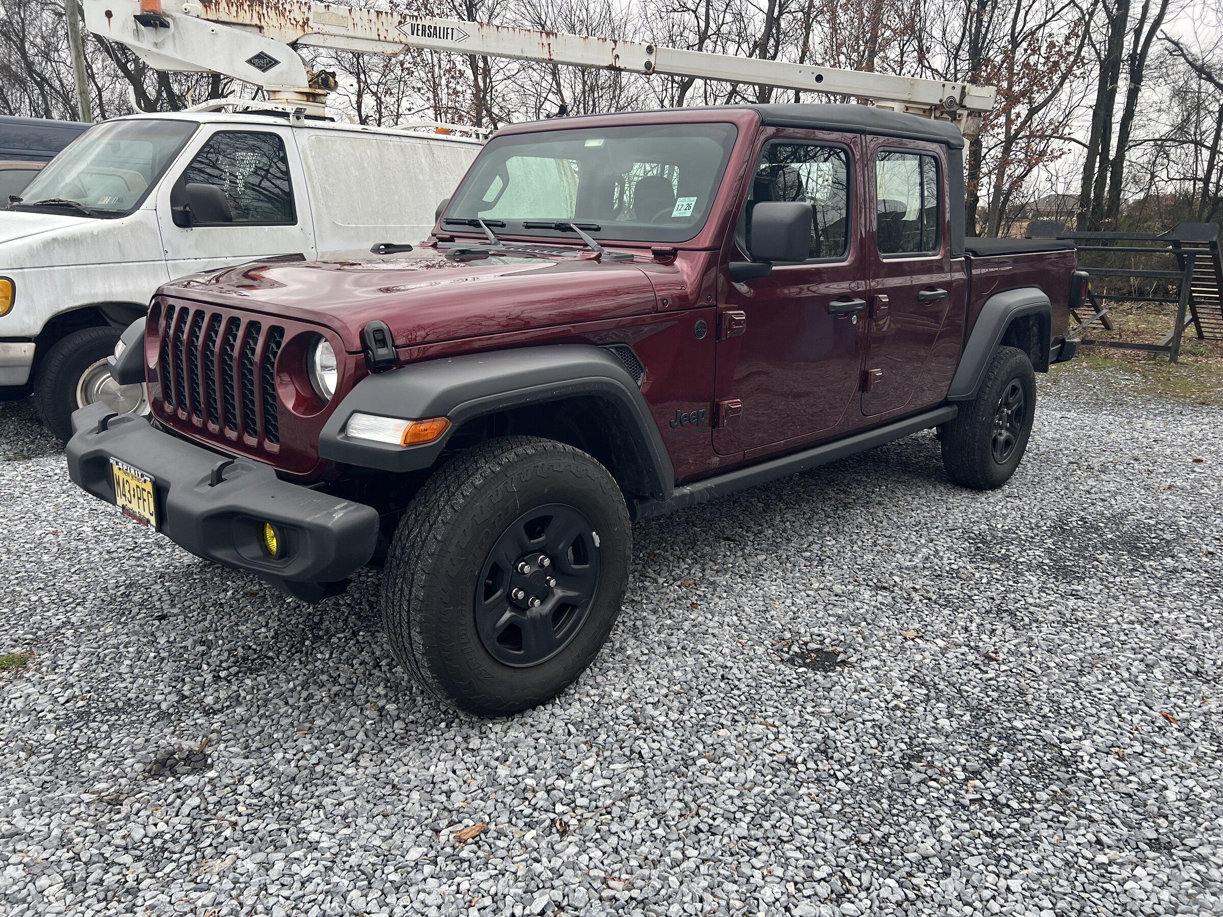 Jeep Gladiator Snazzberry Gladiator JT club 4CC24FE4-9F80-4081-8D10-BB4180541A7D