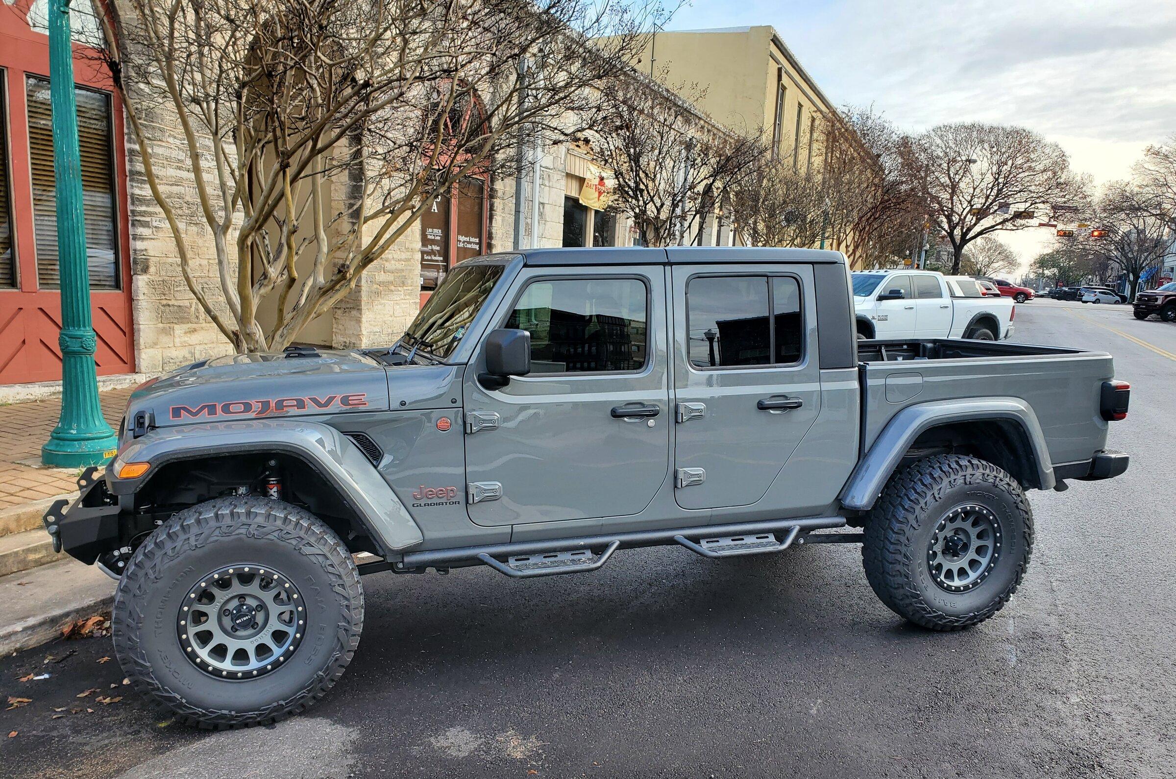 Jeep Gladiator Sting-Gray owner... show me your gray wheels 20220112_093027