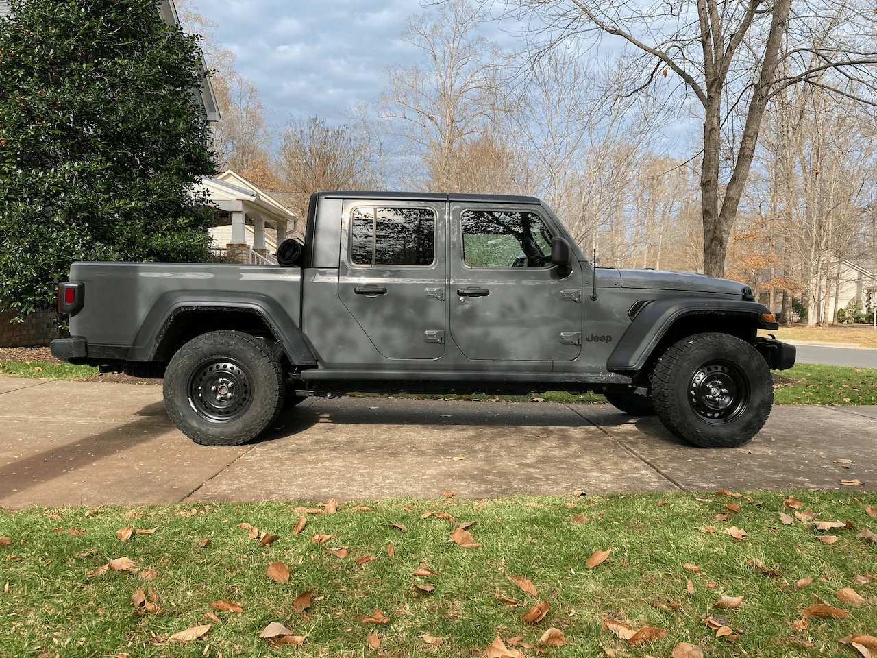 Jeep Gladiator Anyone running Steel wheels - either stock oem wheels, set of spares or otherwise? Got any pics? 1642616275994
