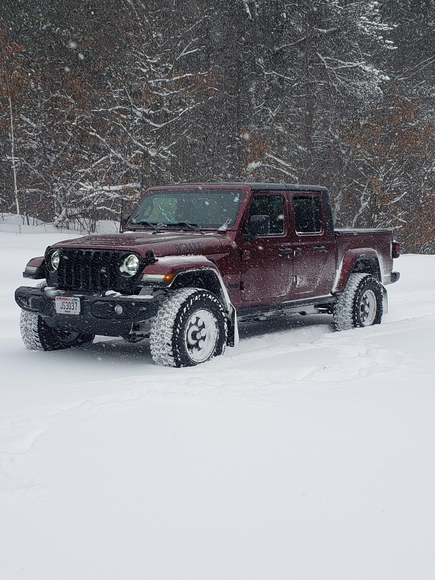 Jeep Gladiator Let's see those winter wheeling shots! ? 20220105_094353