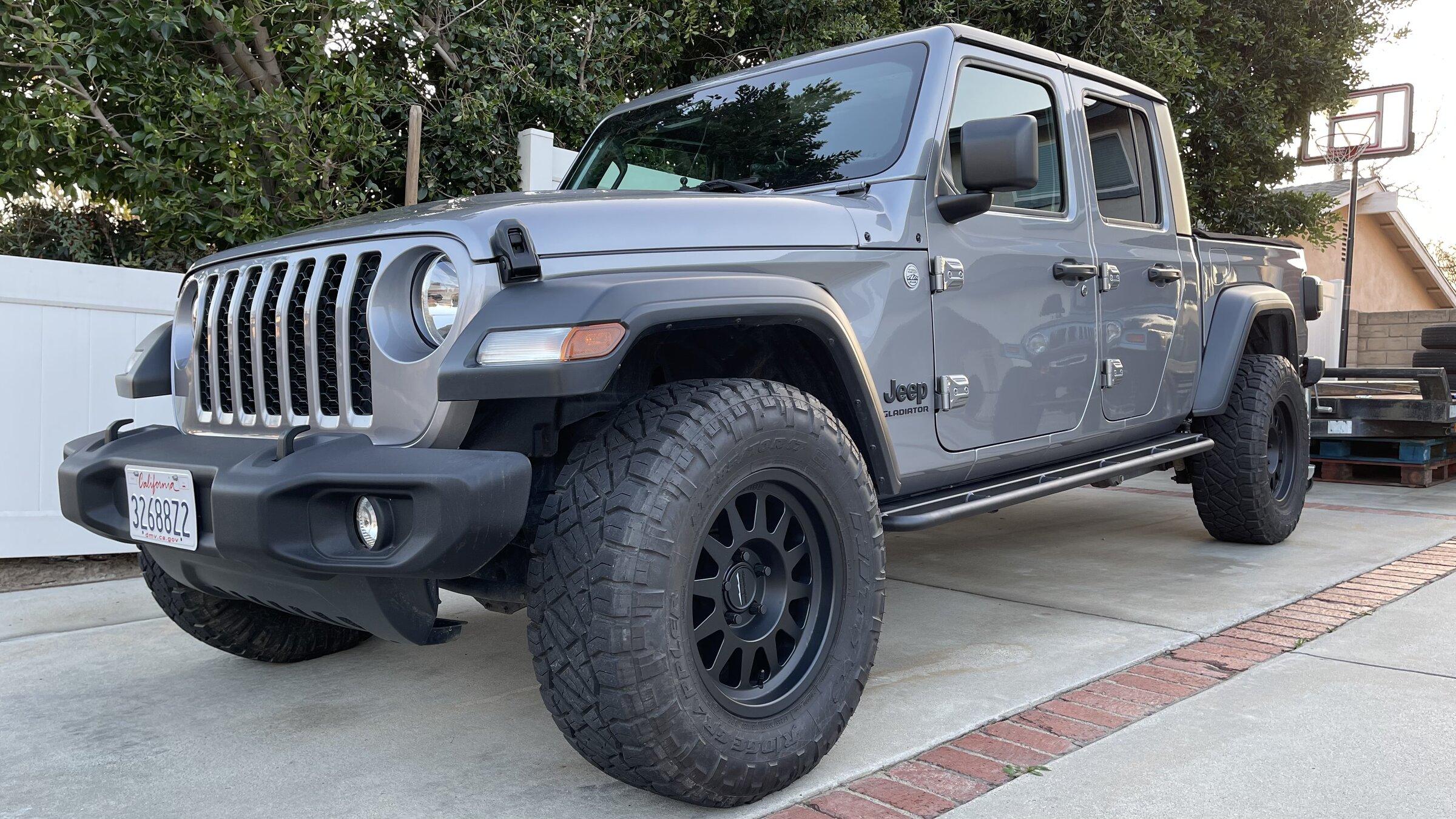 Jeep Gladiator Request: Side Steps photos 4AD63B2B-7E6B-4DB2-9B32-970AF34FD975