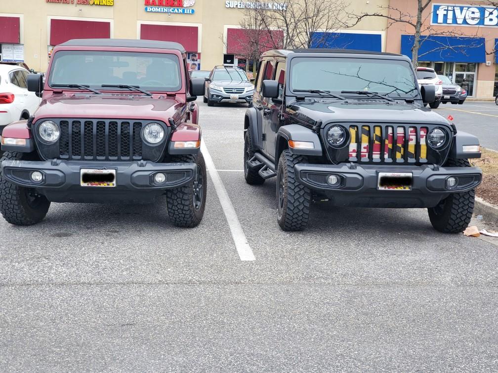 Jeep Gladiator Jeeps Parking Next To Jeeps 20220116_105900