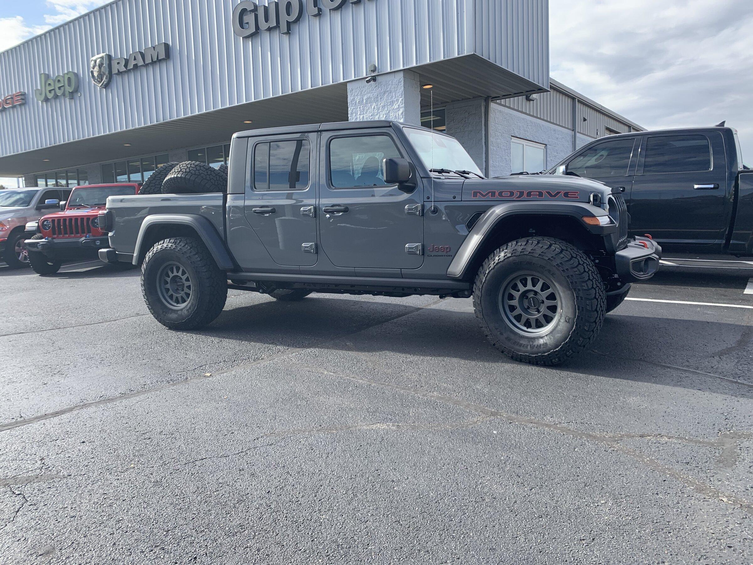 Jeep Gladiator 37" tires on my 2021 Mojave without lift kit ? IMG_3885