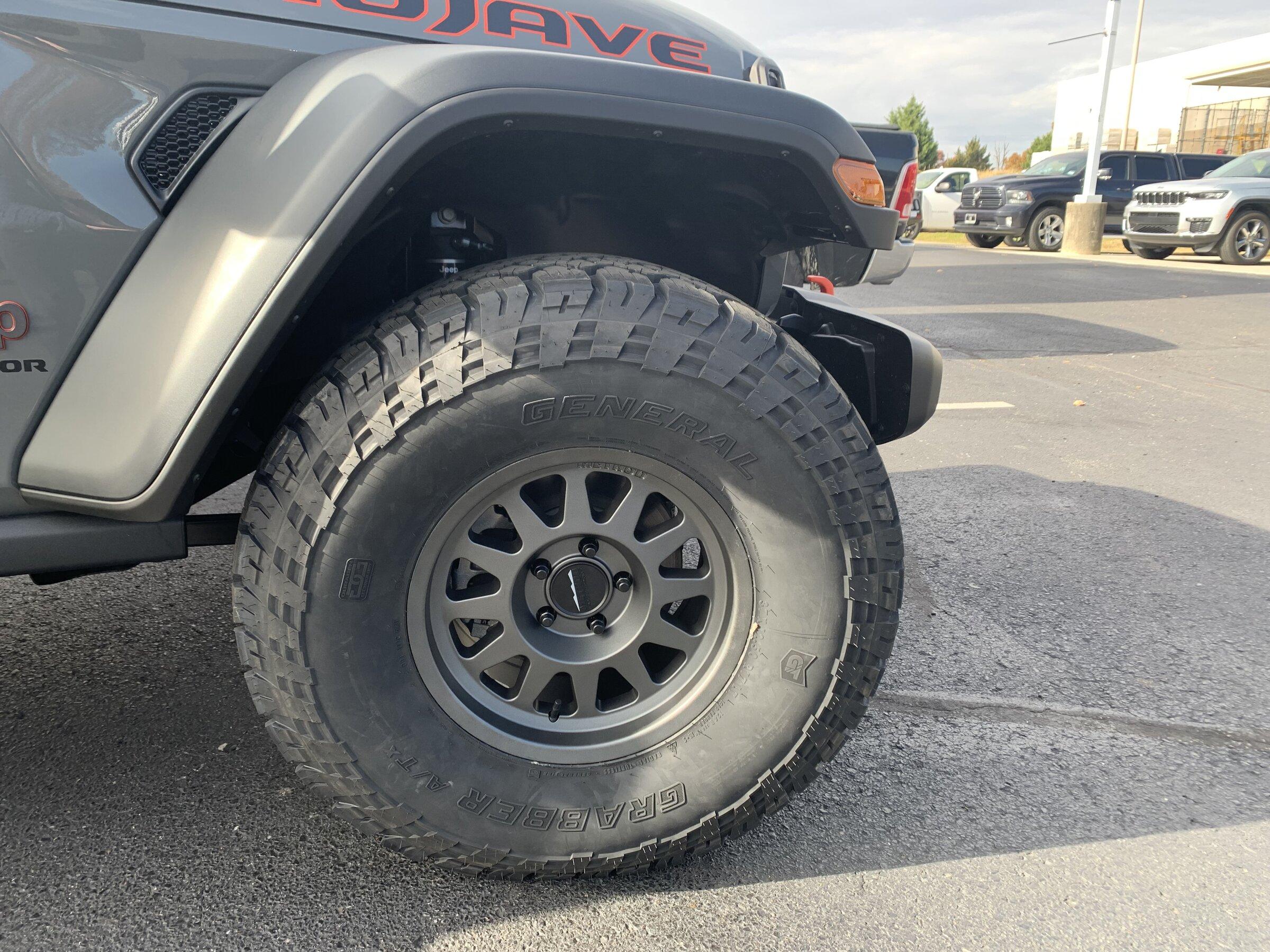 Jeep Gladiator 37" tires on my 2021 Mojave without lift kit ? IMG_3887
