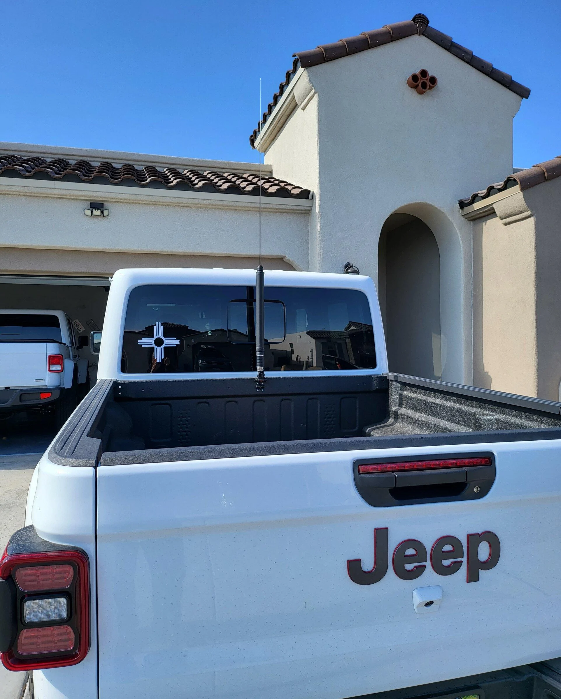 Jeep Gladiator Convince me to get a GMRS radio 20220120_123637