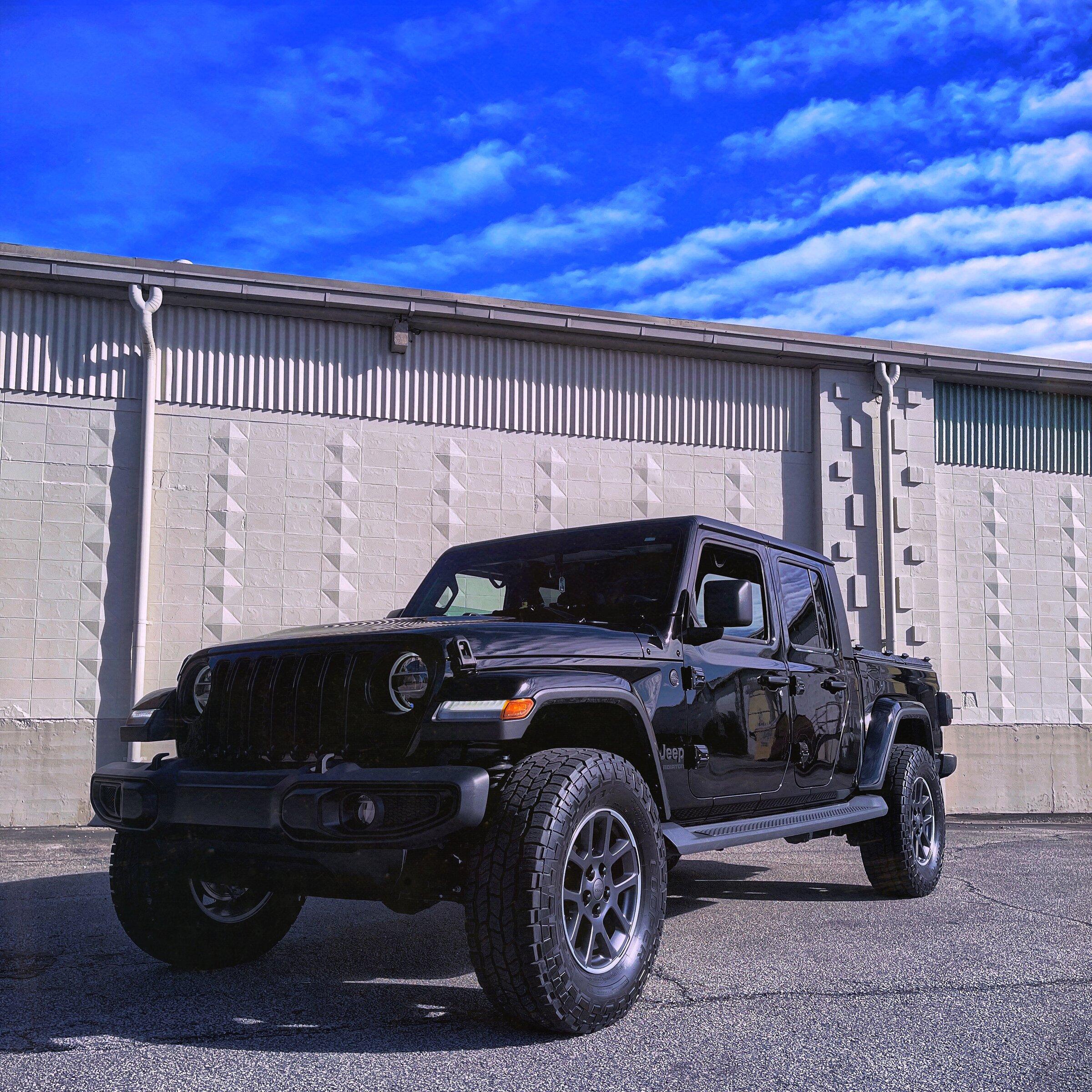 Jeep Gladiator BLACK Gladiator JT Club 23BCBD3A-72F6-4998-80AD-A78E5EE3E010