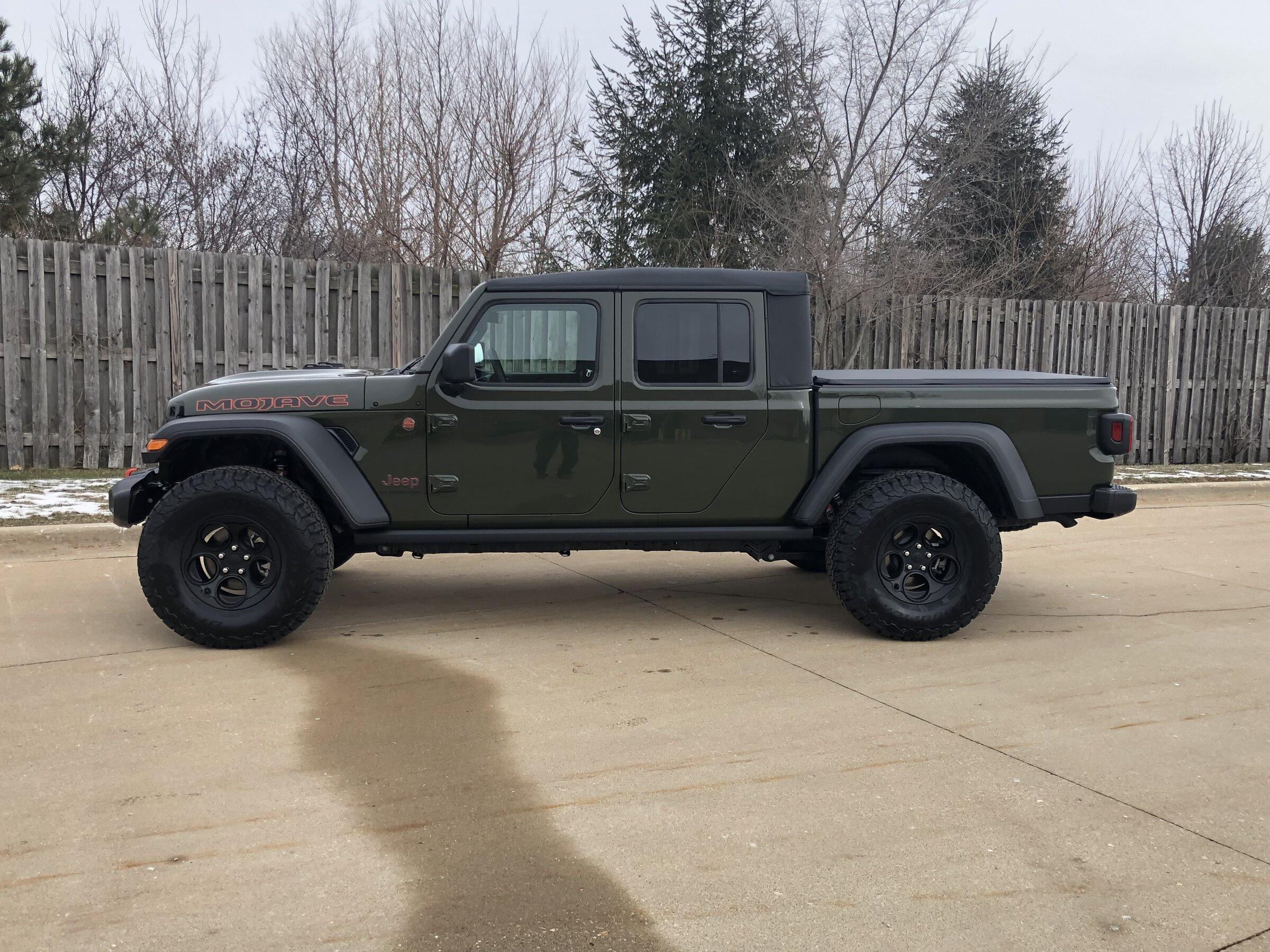 Jeep Gladiator AEV 2" spacer lift for Mojave Gladiator 33040825-D568-4775-BDB9-8896AB2A10DC