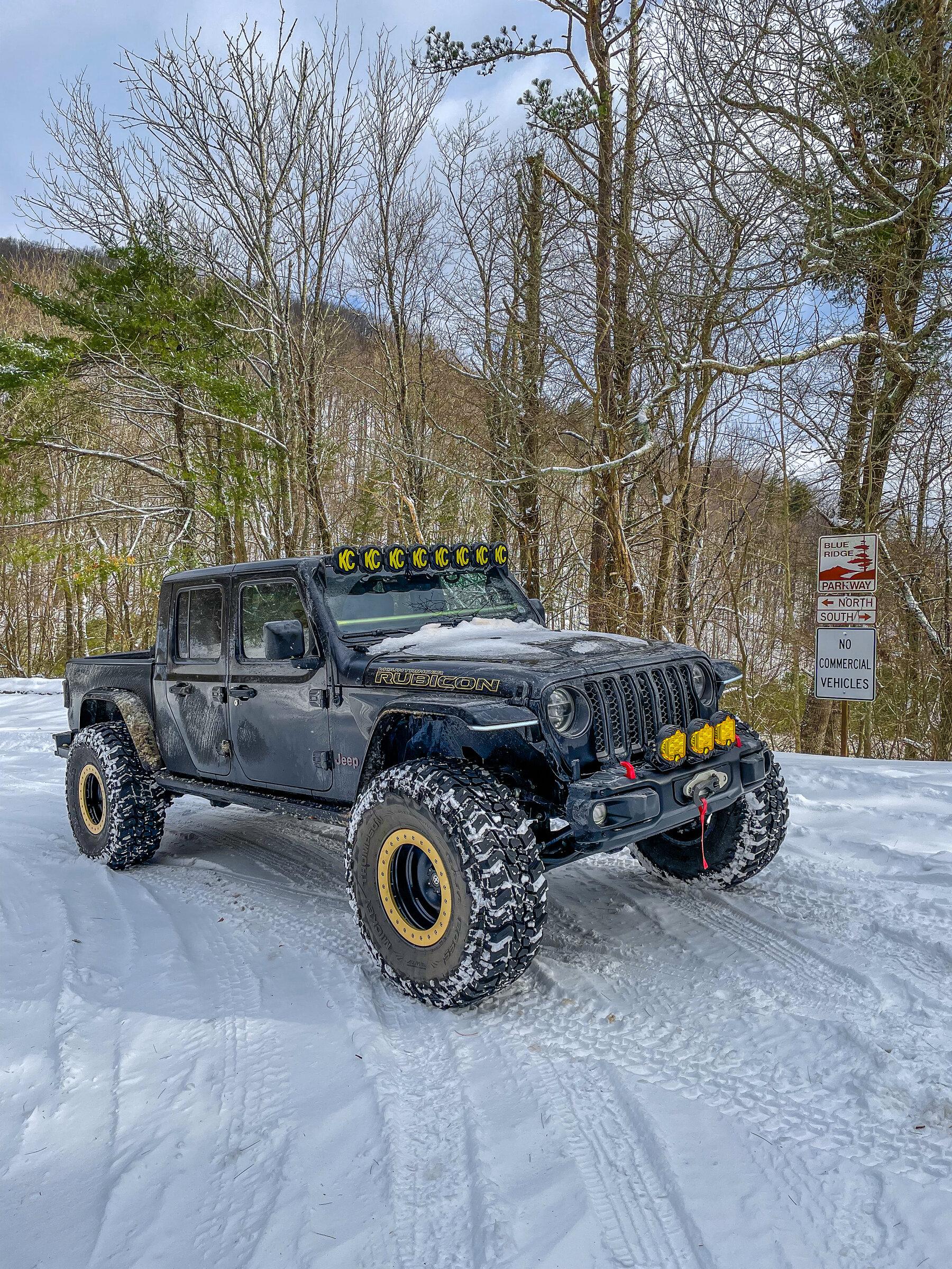 Jeep Gladiator BLACK Gladiator JT Club Untitled-64