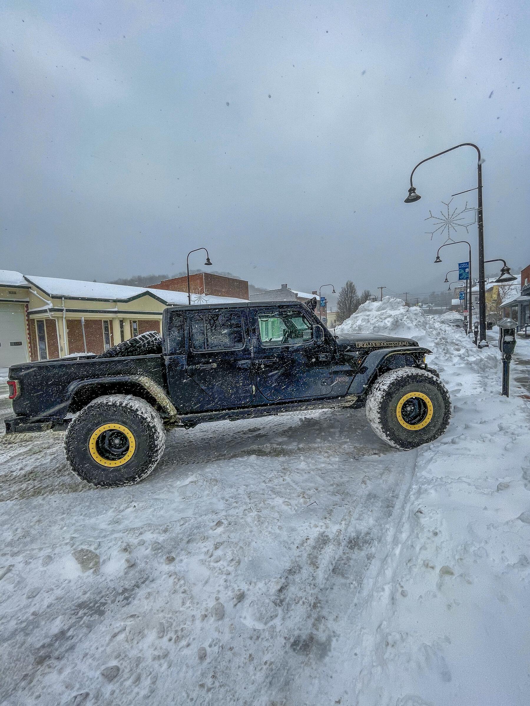 Jeep Gladiator BLACK Gladiator JT Club Untitled-68