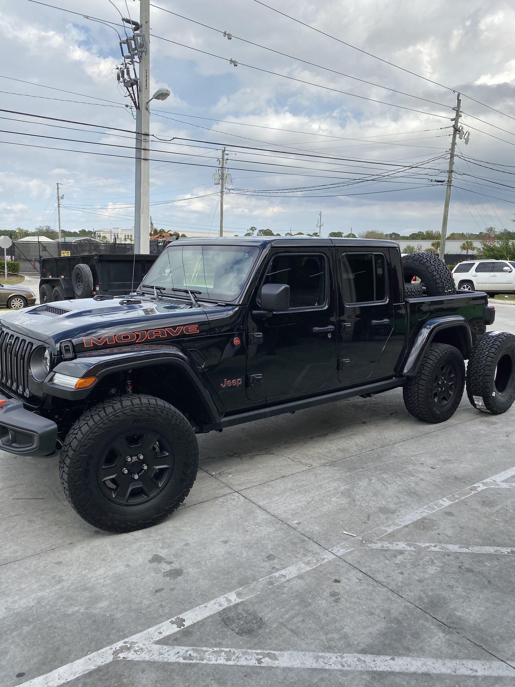 Jeep Gladiator 37" tires on my 2021 Mojave without lift kit ? tempImageIaTgmB