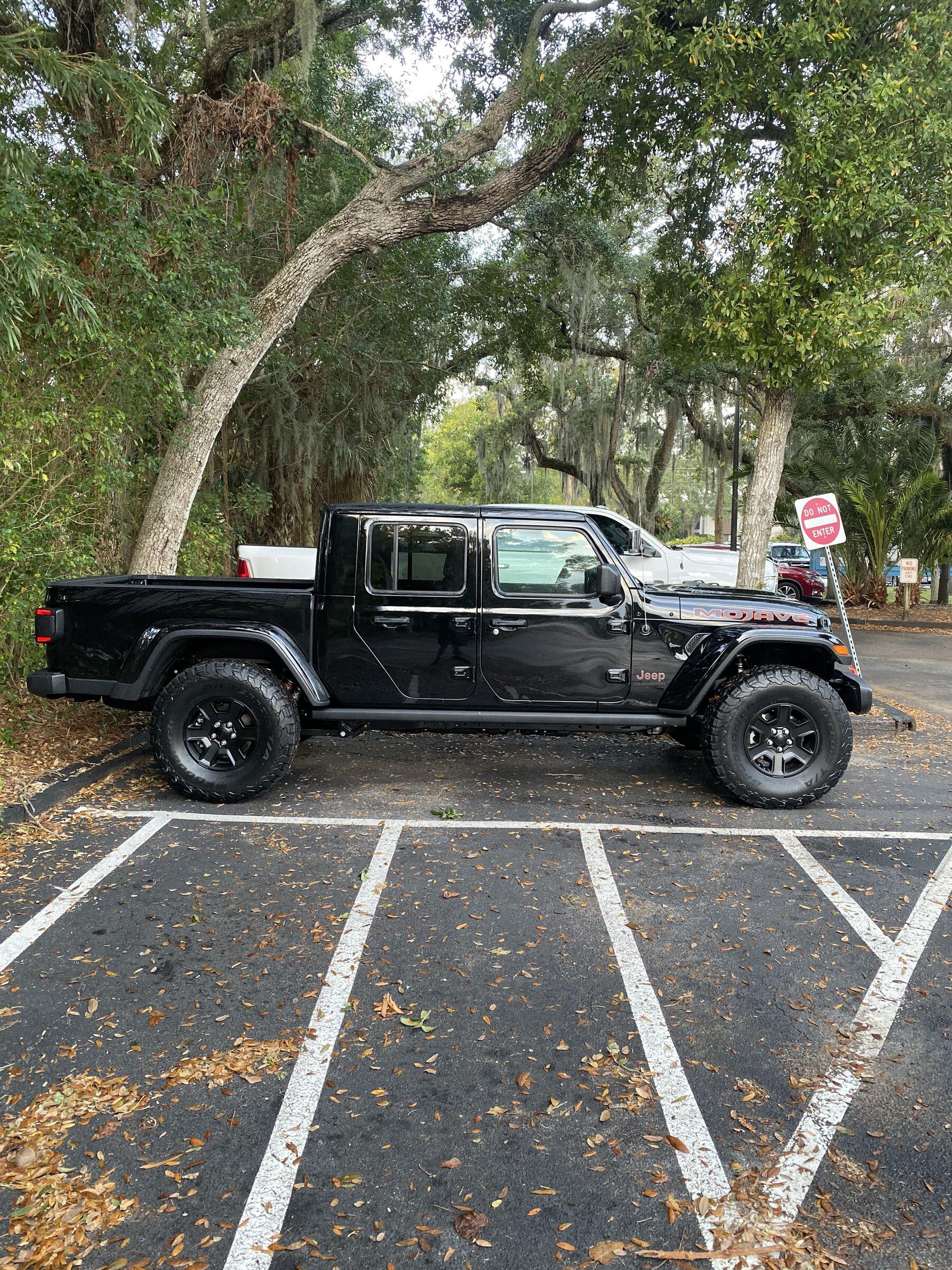 Jeep Gladiator 37" tires on my 2021 Mojave without lift kit ? tempImage2BUAu2