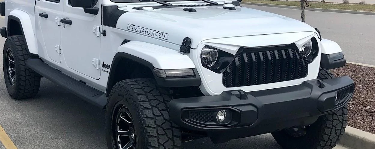 Jeep Gladiator Overland OEM Bumpers and Running Boards (Excellent Condition) Jeep Front Bumper (2)
