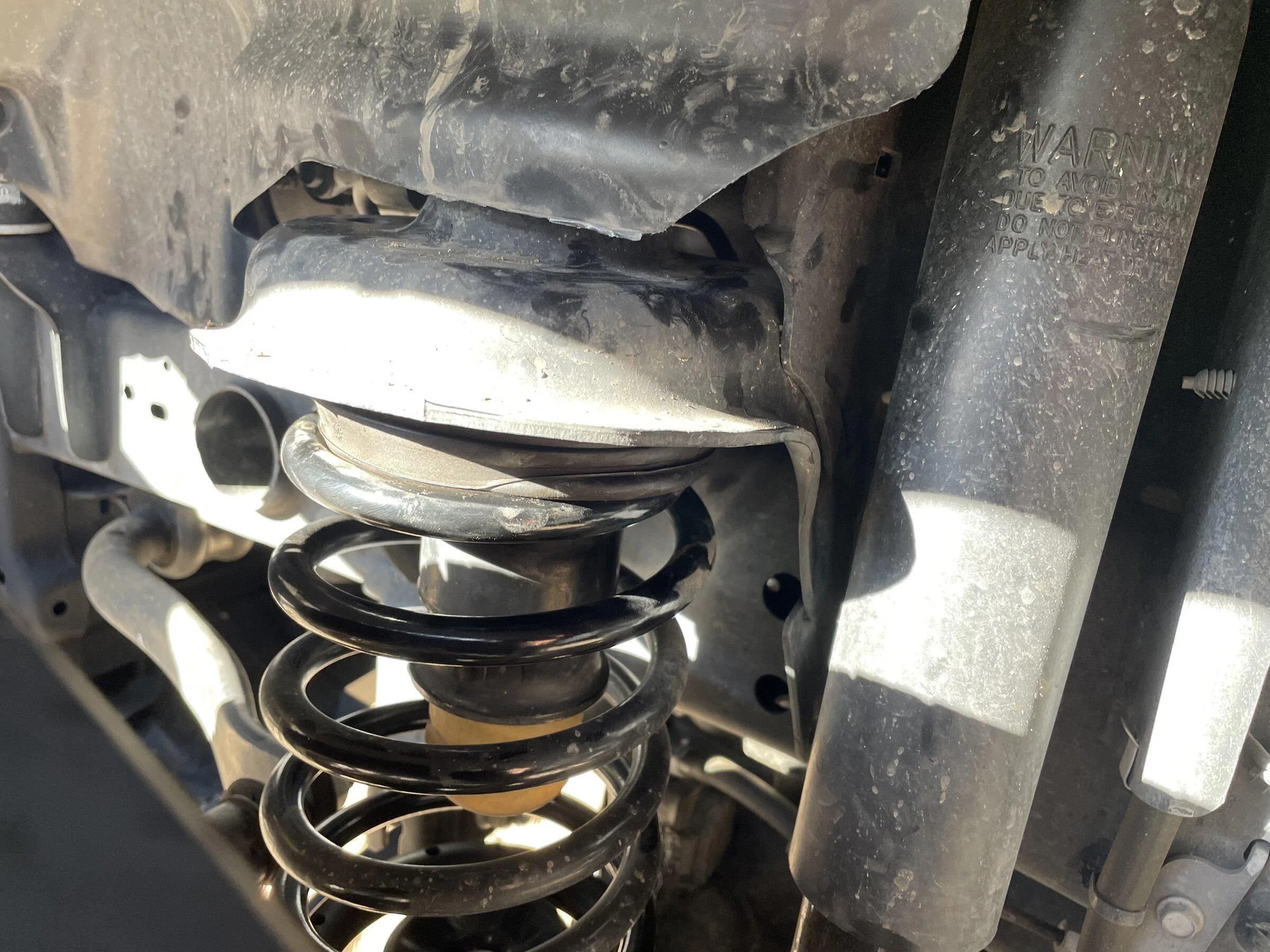 Jeep Gladiator Front spring isolator bulge after 1.5" Teraflex leveling kit A55EFD65-2D2F-48C6-9221-07F9CF59BCA7
