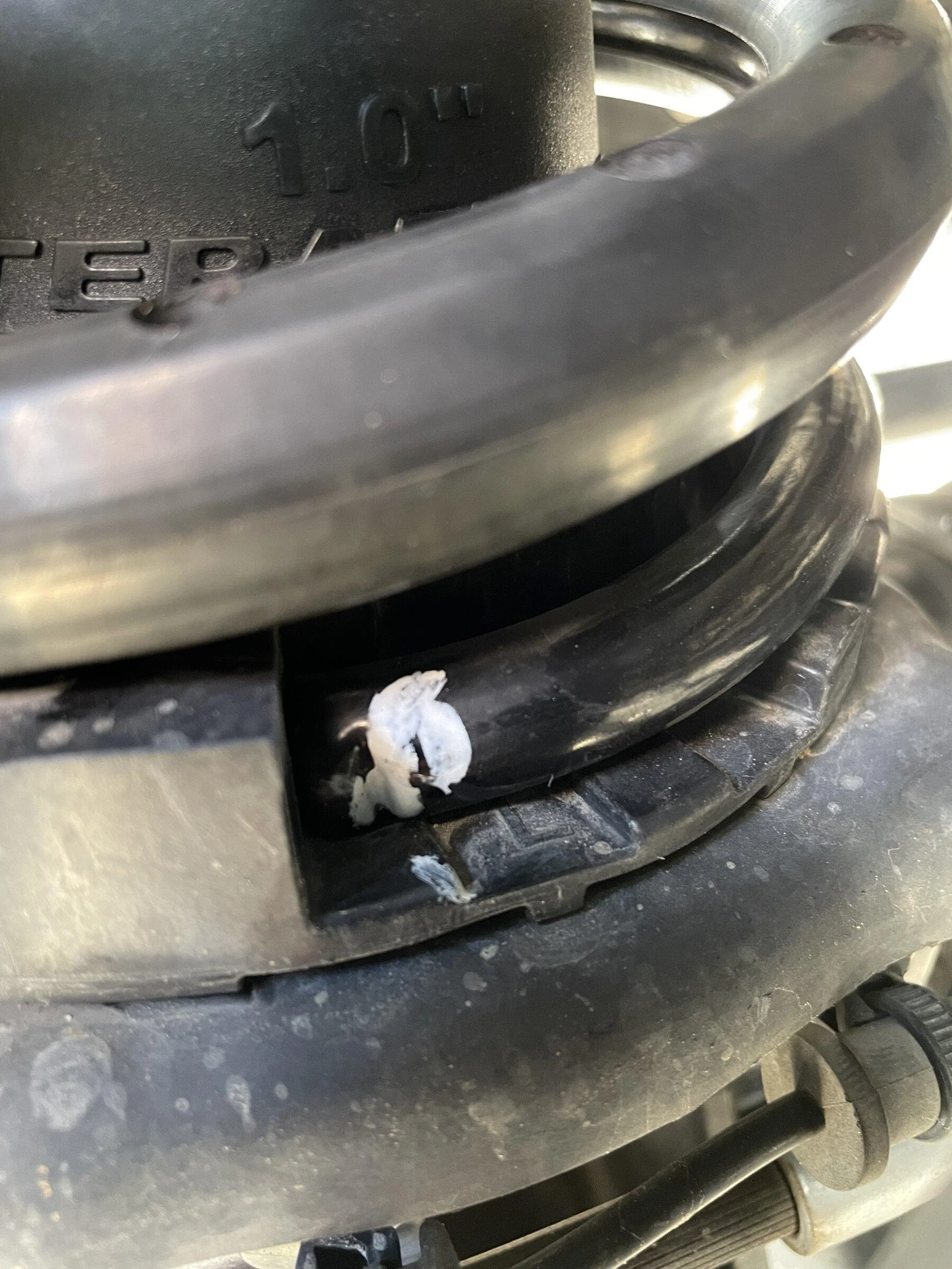 Jeep Gladiator Front spring isolator bulge after 1.5" Teraflex leveling kit 45A9E46C-A0EF-4391-A31F-9B4A957EB605