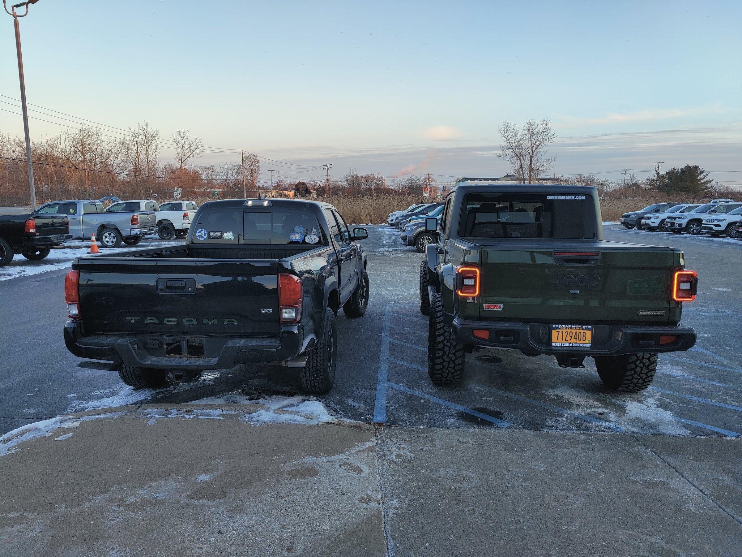 Jeep Gladiator Pic request: Mopar beadlock wheels IMG_20220115_163045
