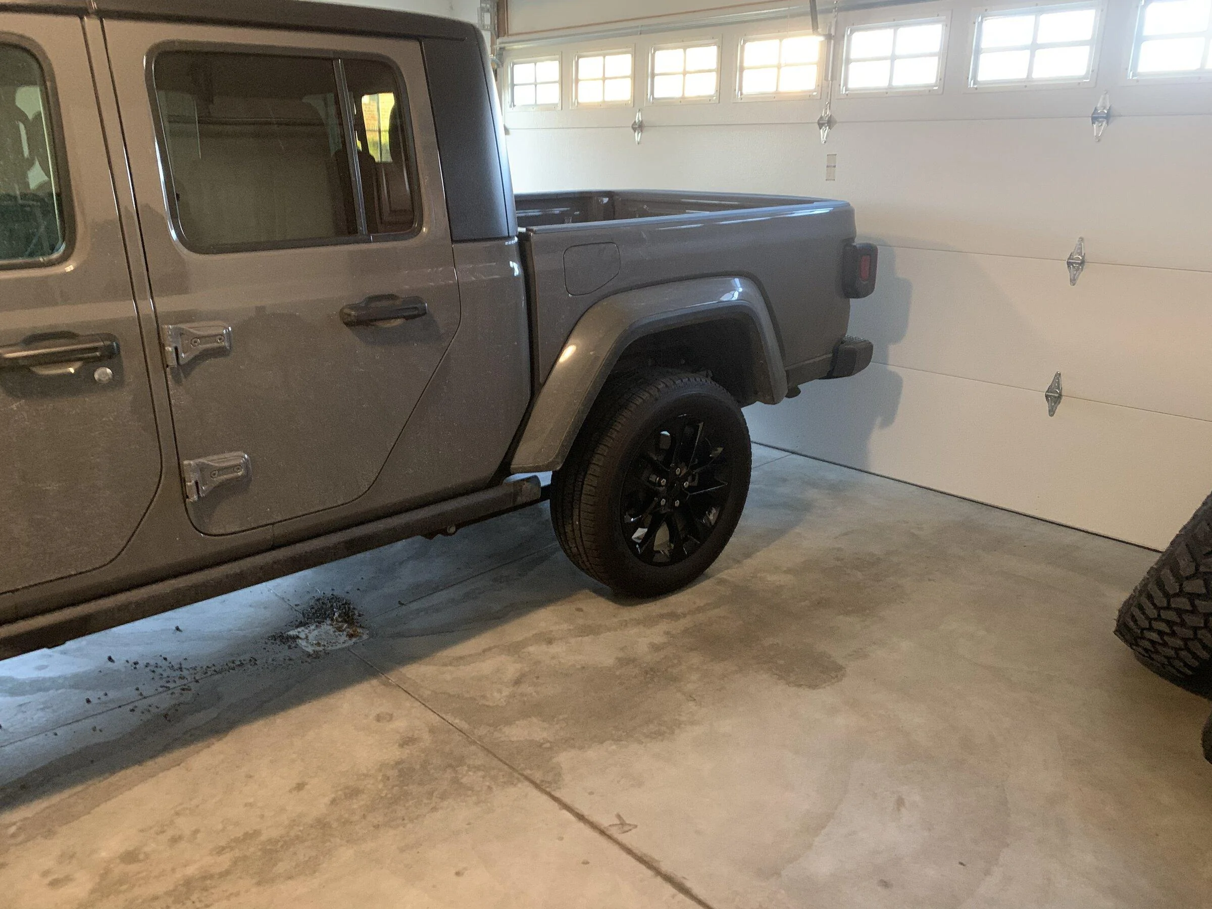 Jeep Gladiator 20 inch wheels tires high altitude$1200 6E10F374-F875-44C9-98EA-DCCF29772B96