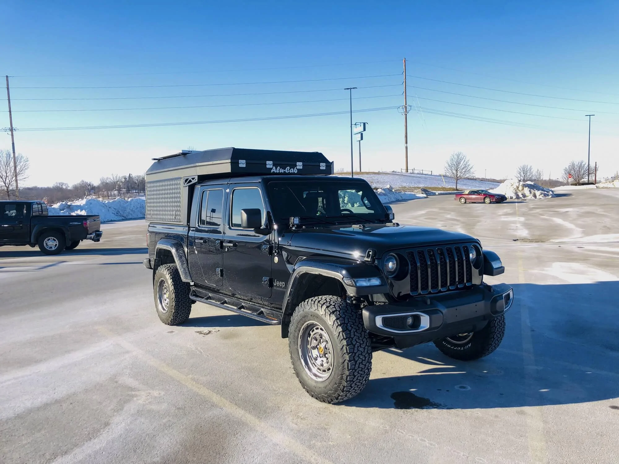 Jeep Gladiator Alu-Cab Canopy Camper IMG_3840