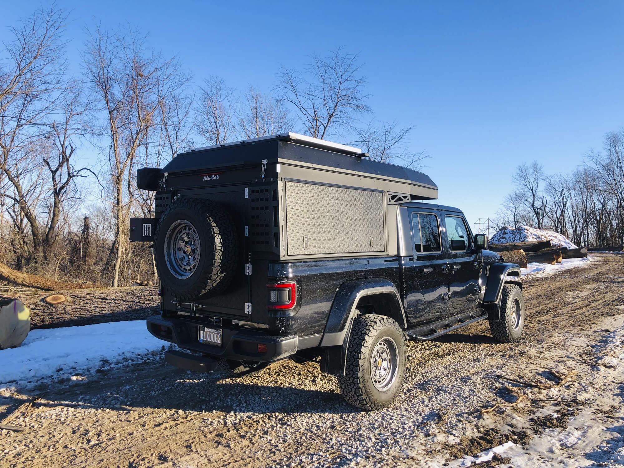 Jeep Gladiator Alu-Cab Canopy Camper IMG_3842